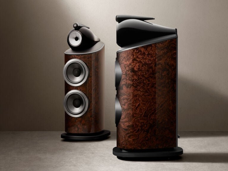 loudspeakers_side-by-side_800-signature-series.jpg