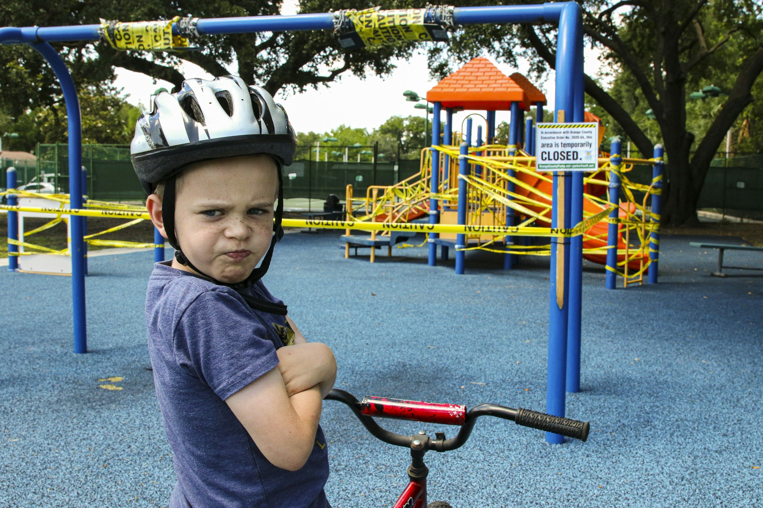 Parents séparés en garde partagée : pourquoi votre enfant est grognon, opposant ou désagréable lorsqu’il revient chez vous ?