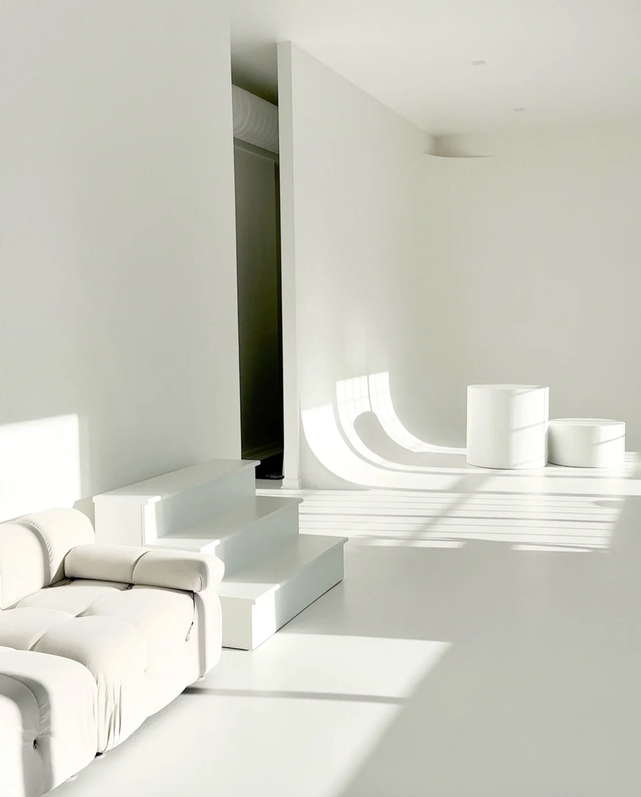 our clients call it heaven&mdash;we call it Blanc 🤍

When we built this space in 2024, we wanted to offer something different. An all-white studio designed to feel calm, modern, and elevated the moment you walk in. Clean lines, intentional modern ac