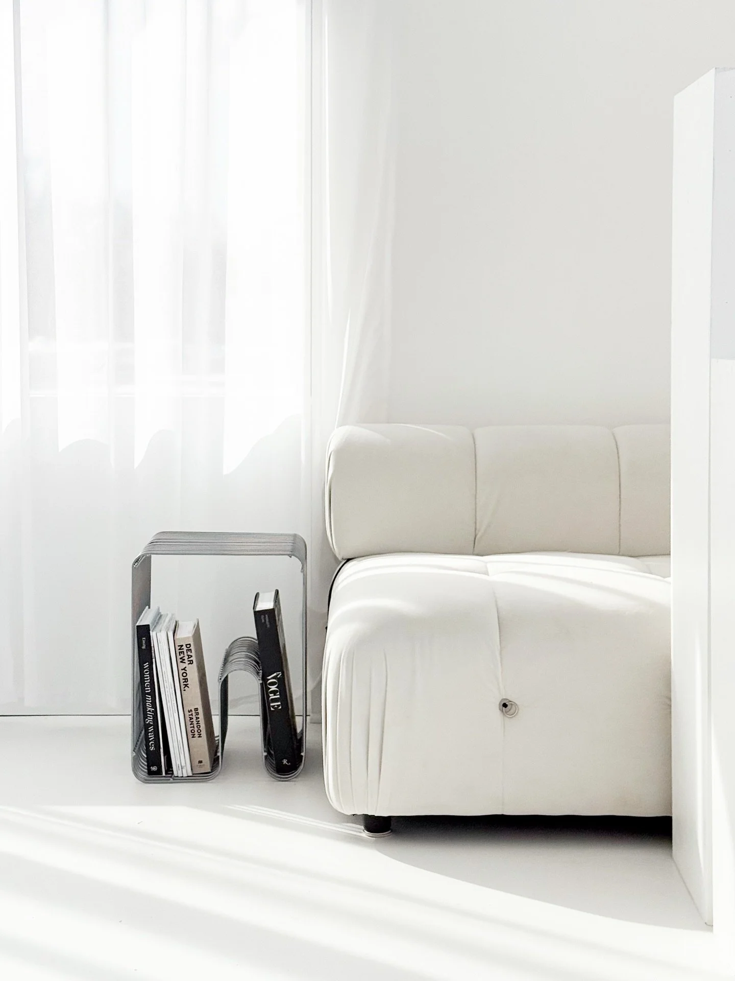 You need a space to elevate your session, not take away from it ✨

Every corner needs something that helps you build a frame quickly without making the space feel cluttered.

This new end table setup with the books and magazines is one of those piece