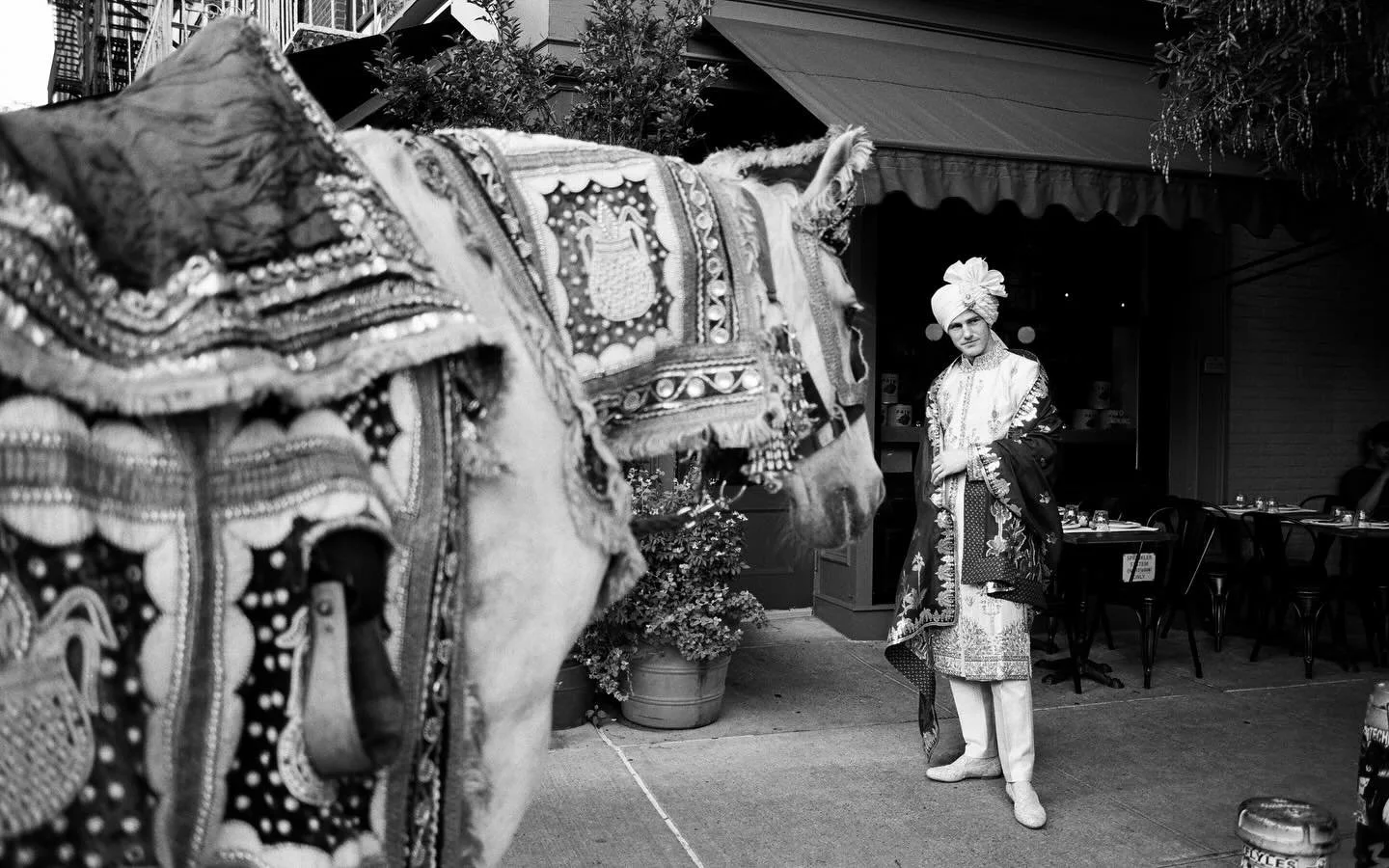 baraat on bowery. @lindsaylandman @boweryhotel 

x.

#boweryhotel #boweryhotelwedding #manhattanwedding #filmweddingphotographer #candidweddingphotographer #candidwedding