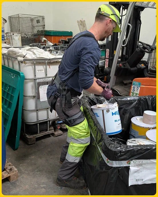 HAPO SD trials at VAL&rsquo;DI RUN = success!✅

Our HAPO SD exoskeletons were tested at Val&rsquo;dirun, a company specialized in waste management and sorting.
Teams tackled a demanding task: sorting paint pots, a job that heavily strains the back an