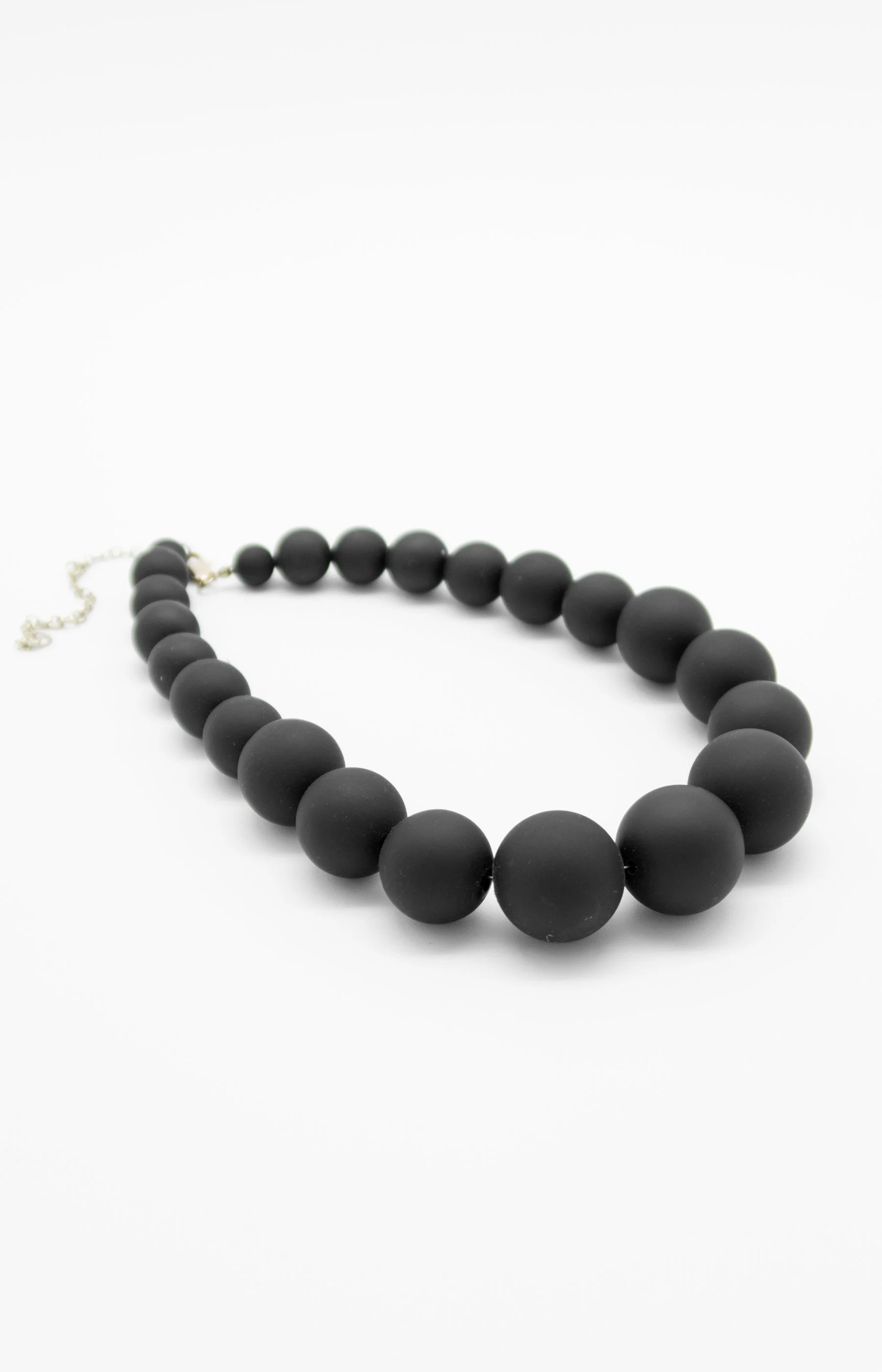 LBL_Beaded-Necklace-02.jpg