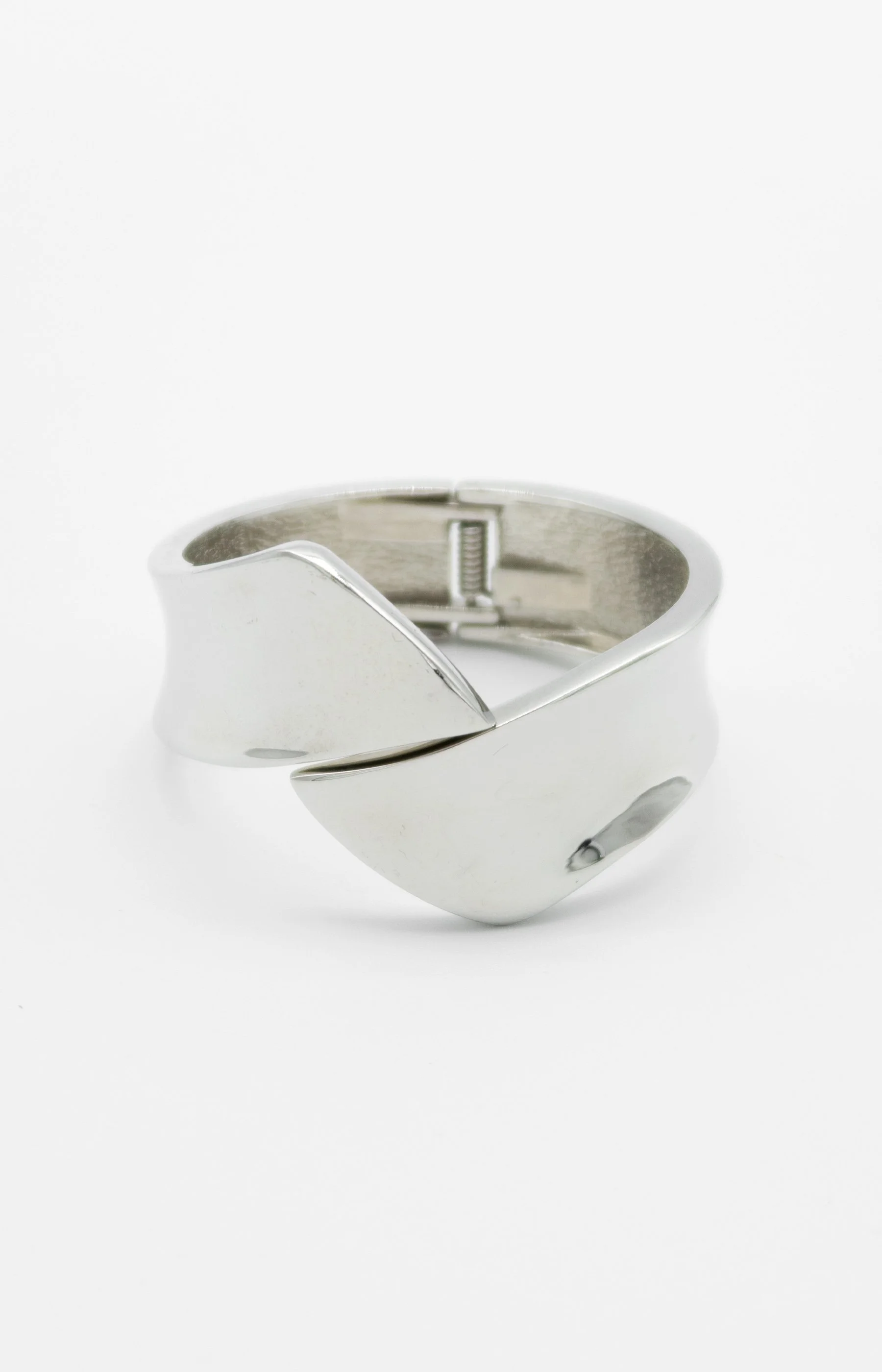 LBL_Silver-Hinge-Bangle-01.jpg
