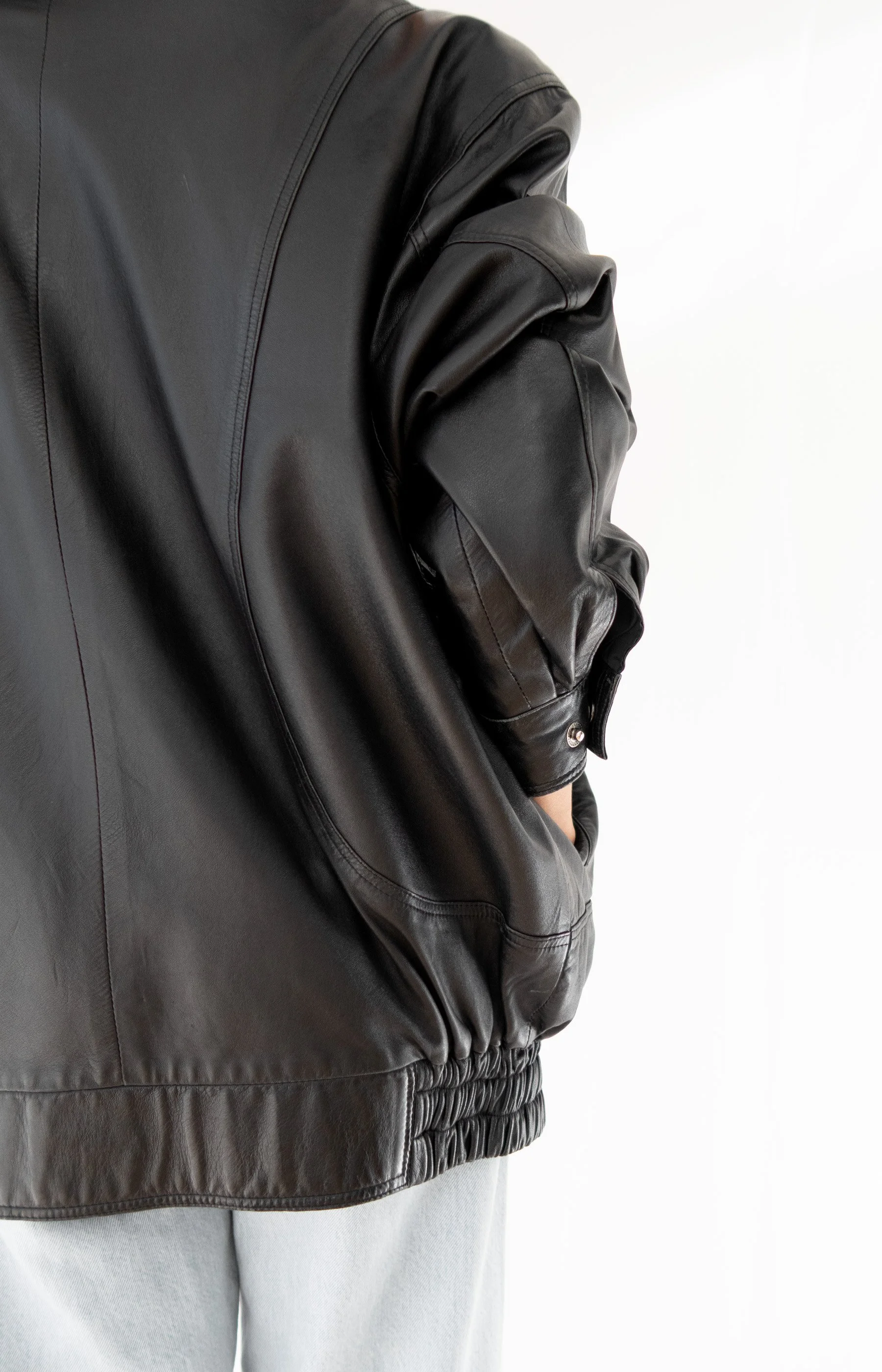 LBL_Vintage-Leather-Bomber-05.jpg