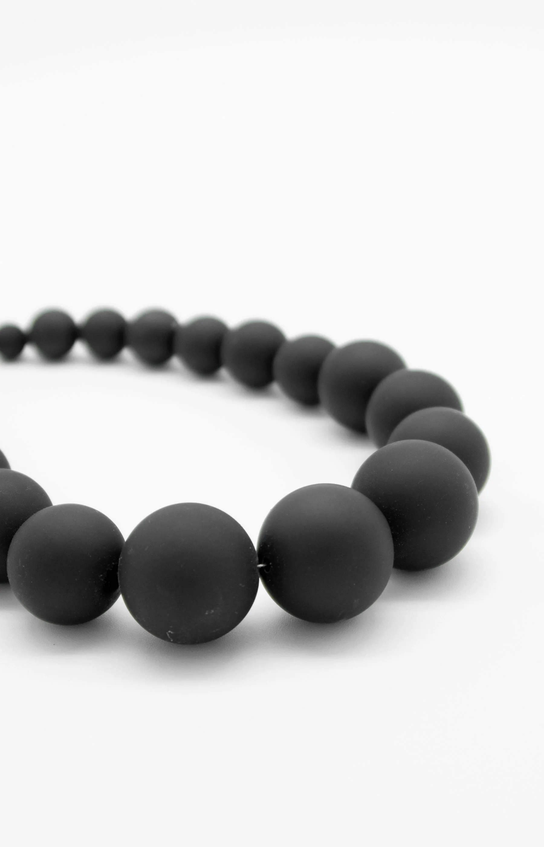 LBL_Beaded-Necklace-03.jpg