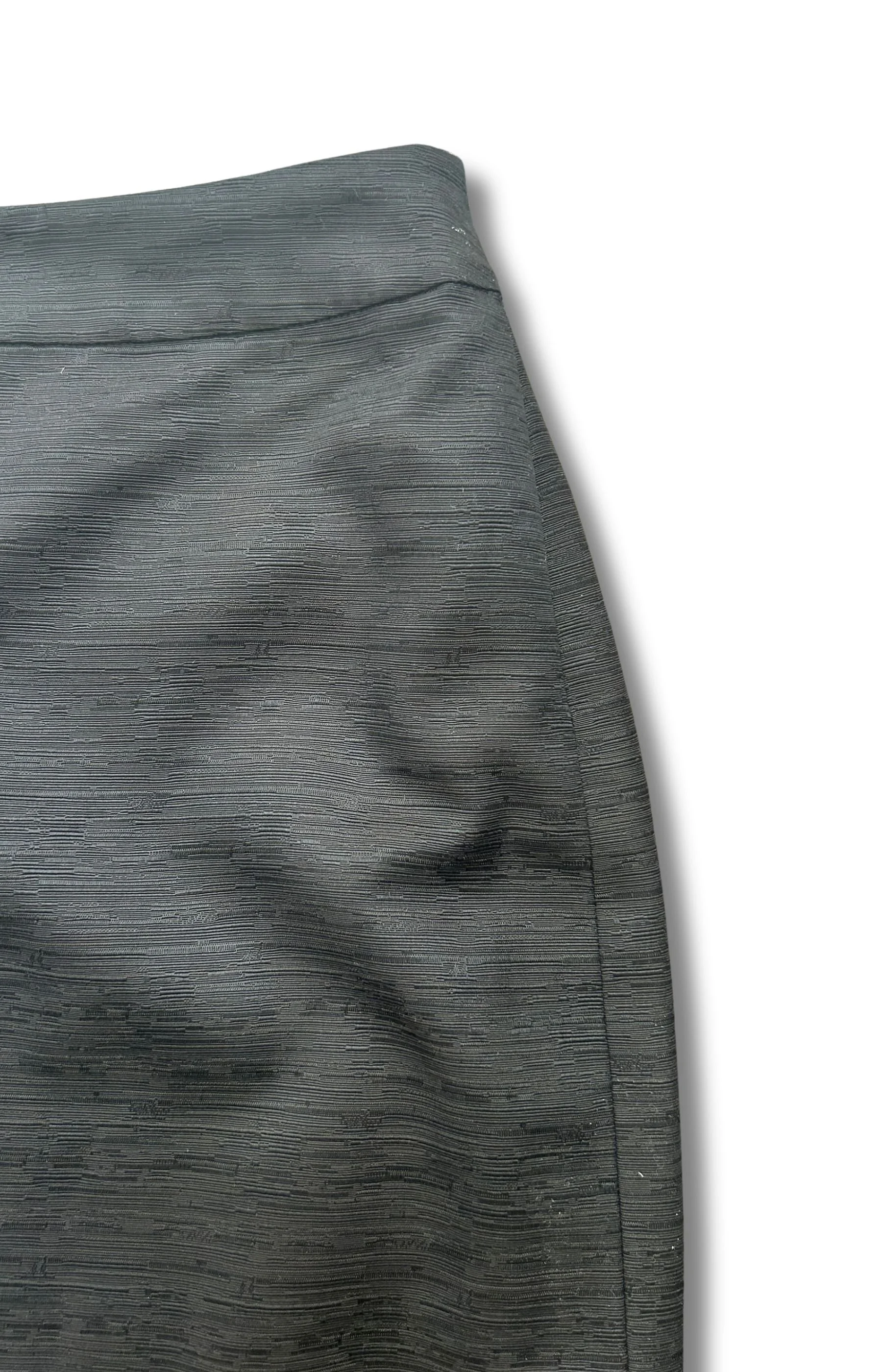 LBL_Jaeger-Knee-skirt-03.jpg