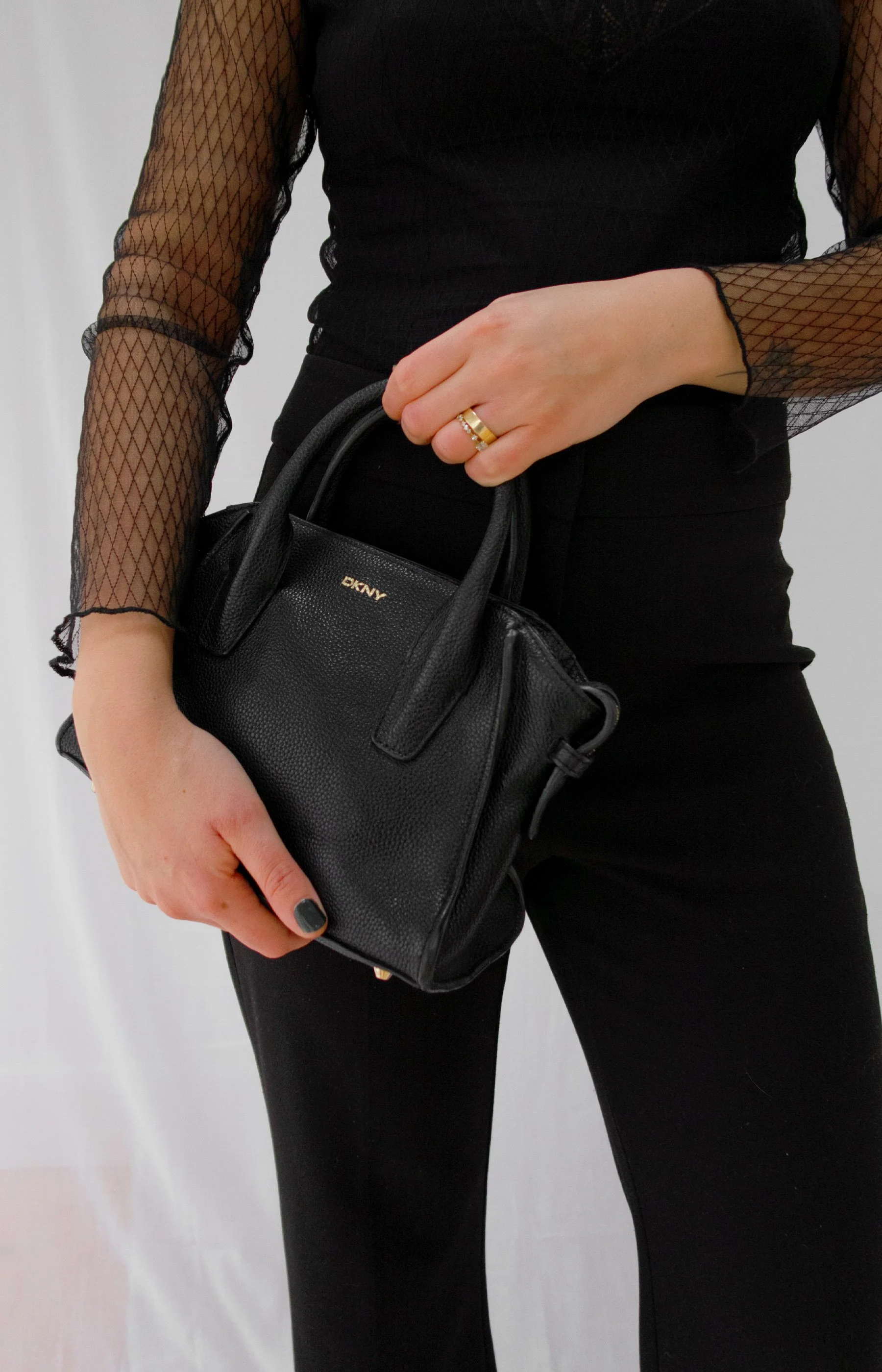 LBL_DKNY-Bag-02.jpg