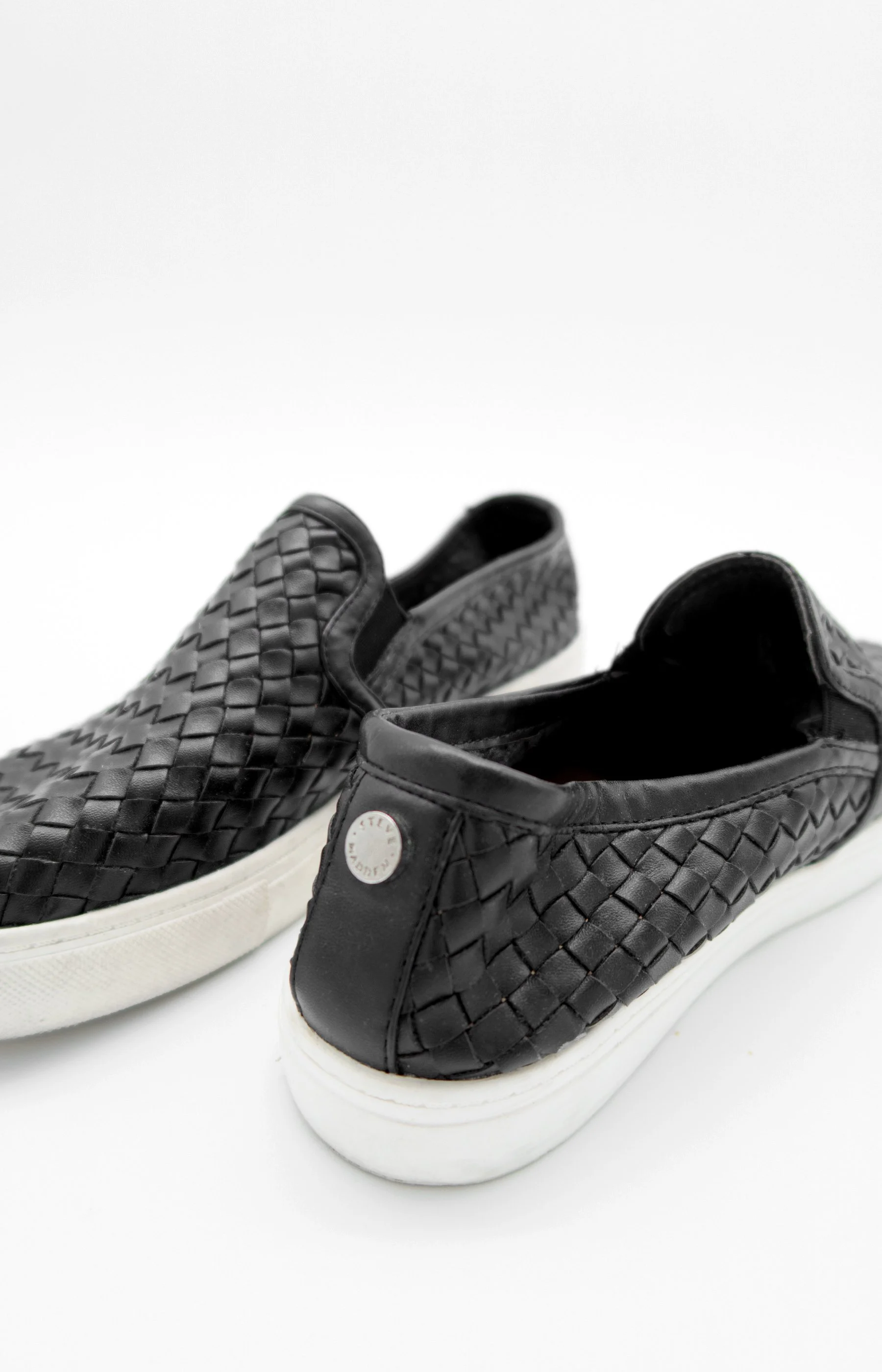 LBL_Steve-Madden-Slip-ons-03.jpg