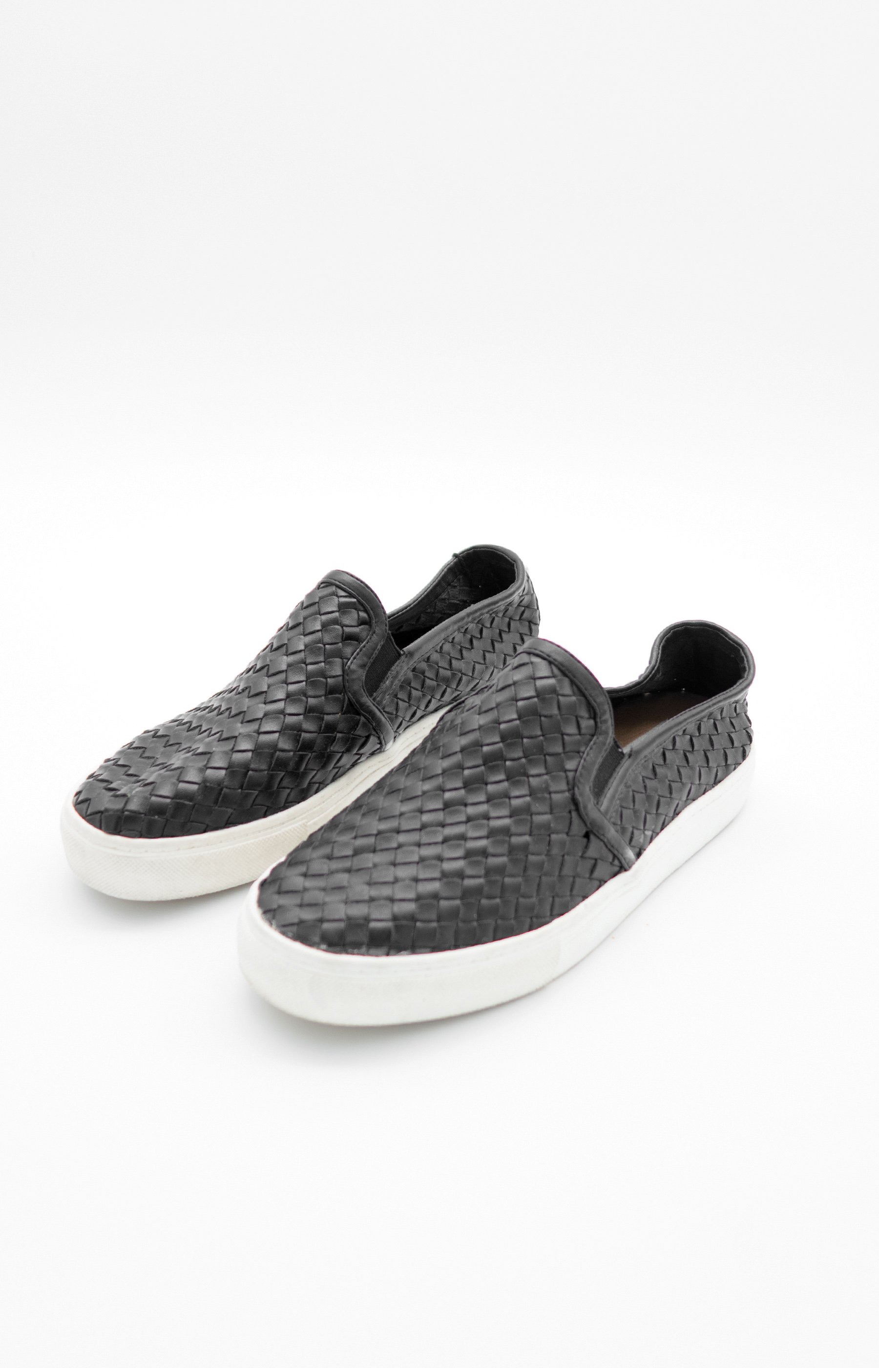LBL_Steve-Madden-Slip-ons-02.jpg