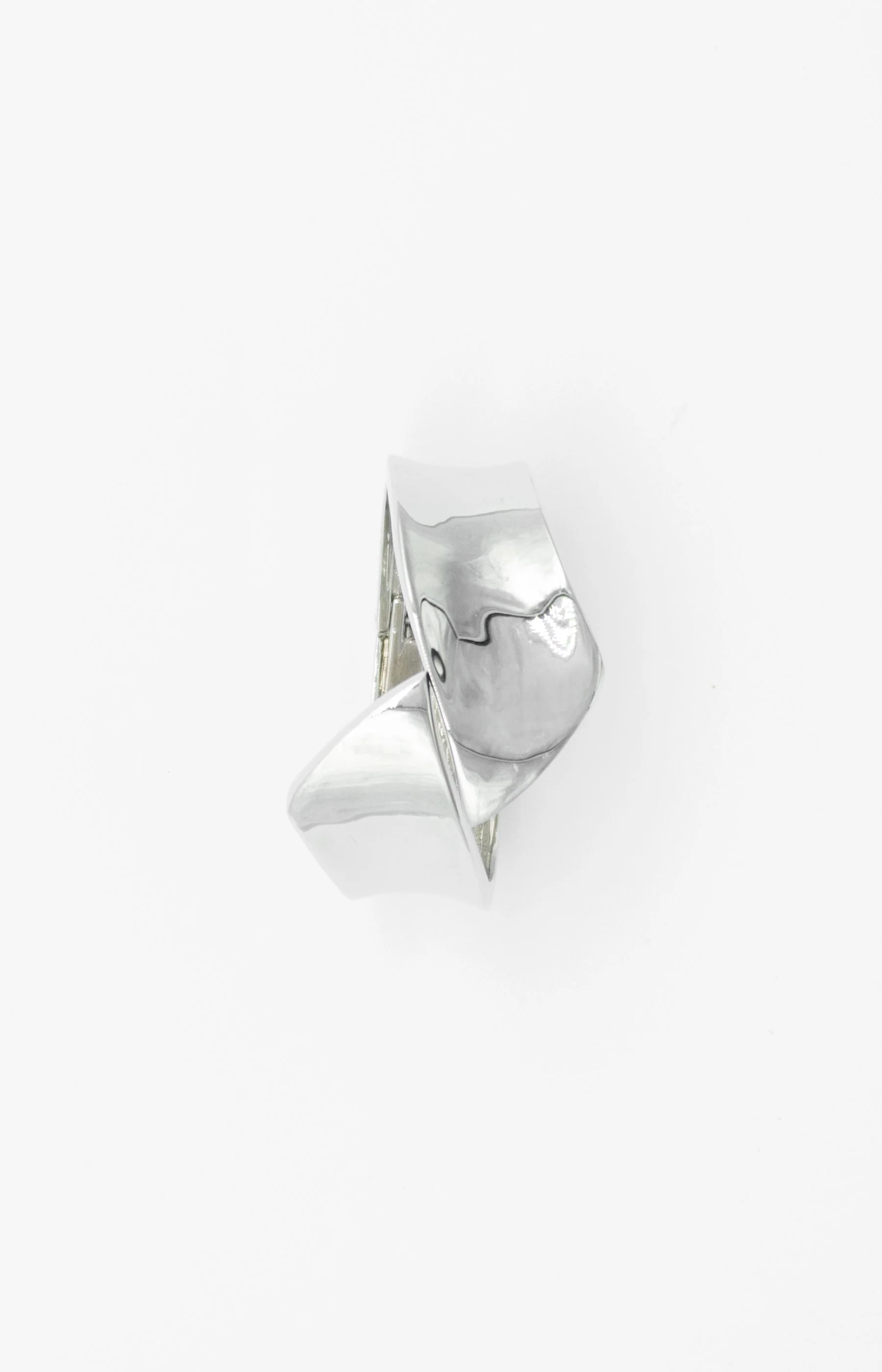 LBL_Silver-Hinge-Bangle-03.jpg