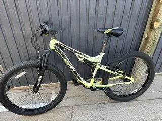 Huffy Mountain series 26 x 3.0 tires
New 3 X 7 integrated brake and trigger  shifters 
Completely serviced ready to go 
180.00
