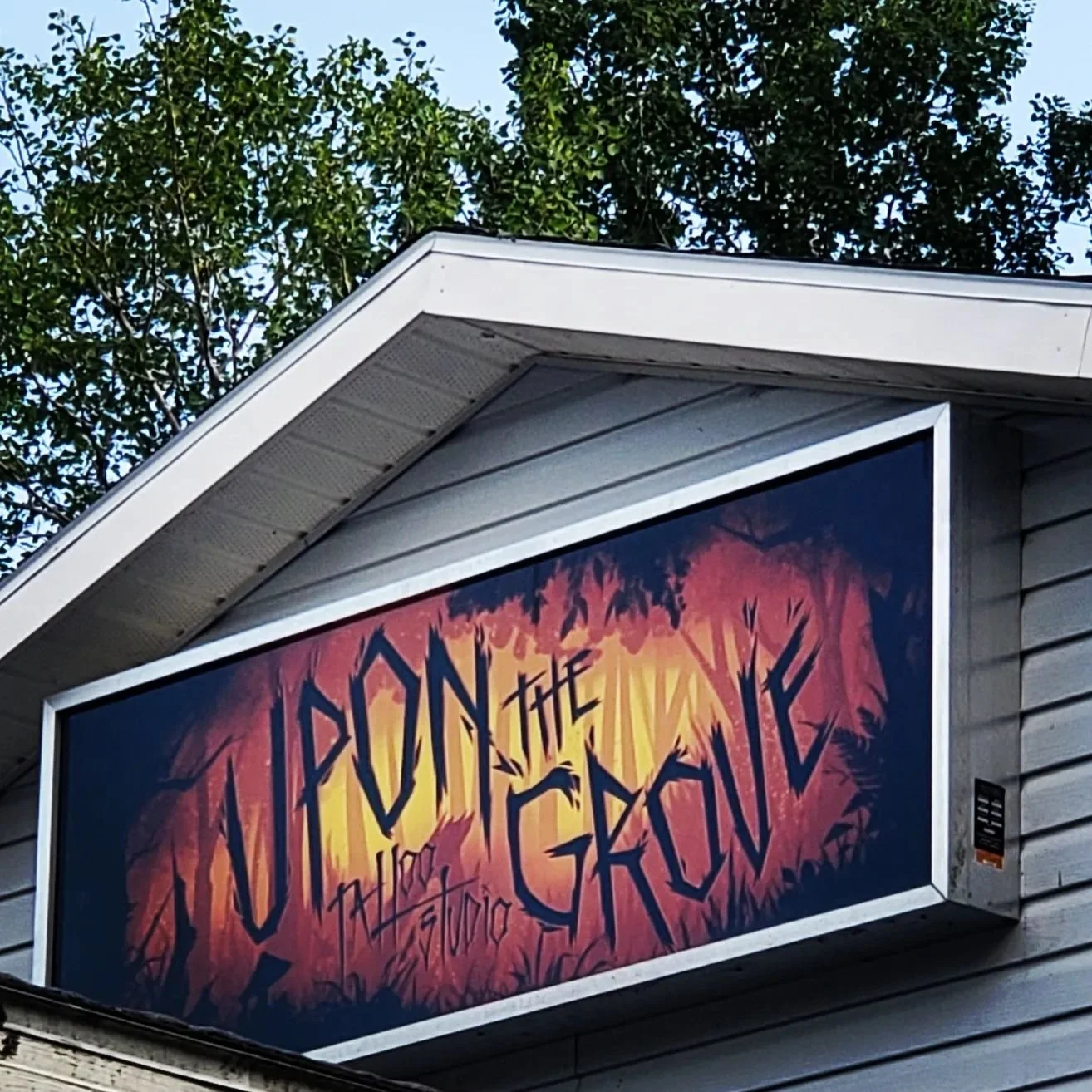 Although this post is quite late and may be old news to some, we are very excited about our new shop sign and wanted to share in our excitement with all you wonderful folks 🖤