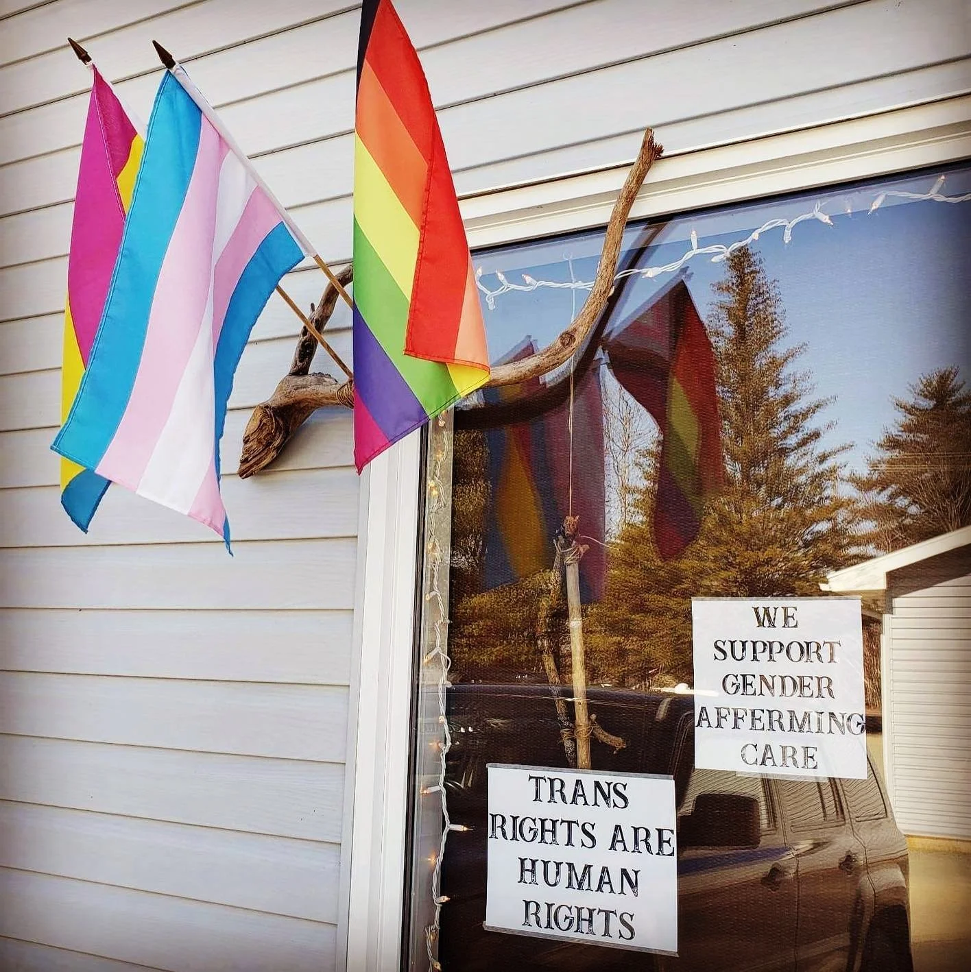 Today, March 31st is Transgender Day of Visibility, dedicated to recognizing the strength, resistance and accomplishments of the transgender community. 

To all our trans folks out there who are struggling, we stand with you. To all the incredible pe