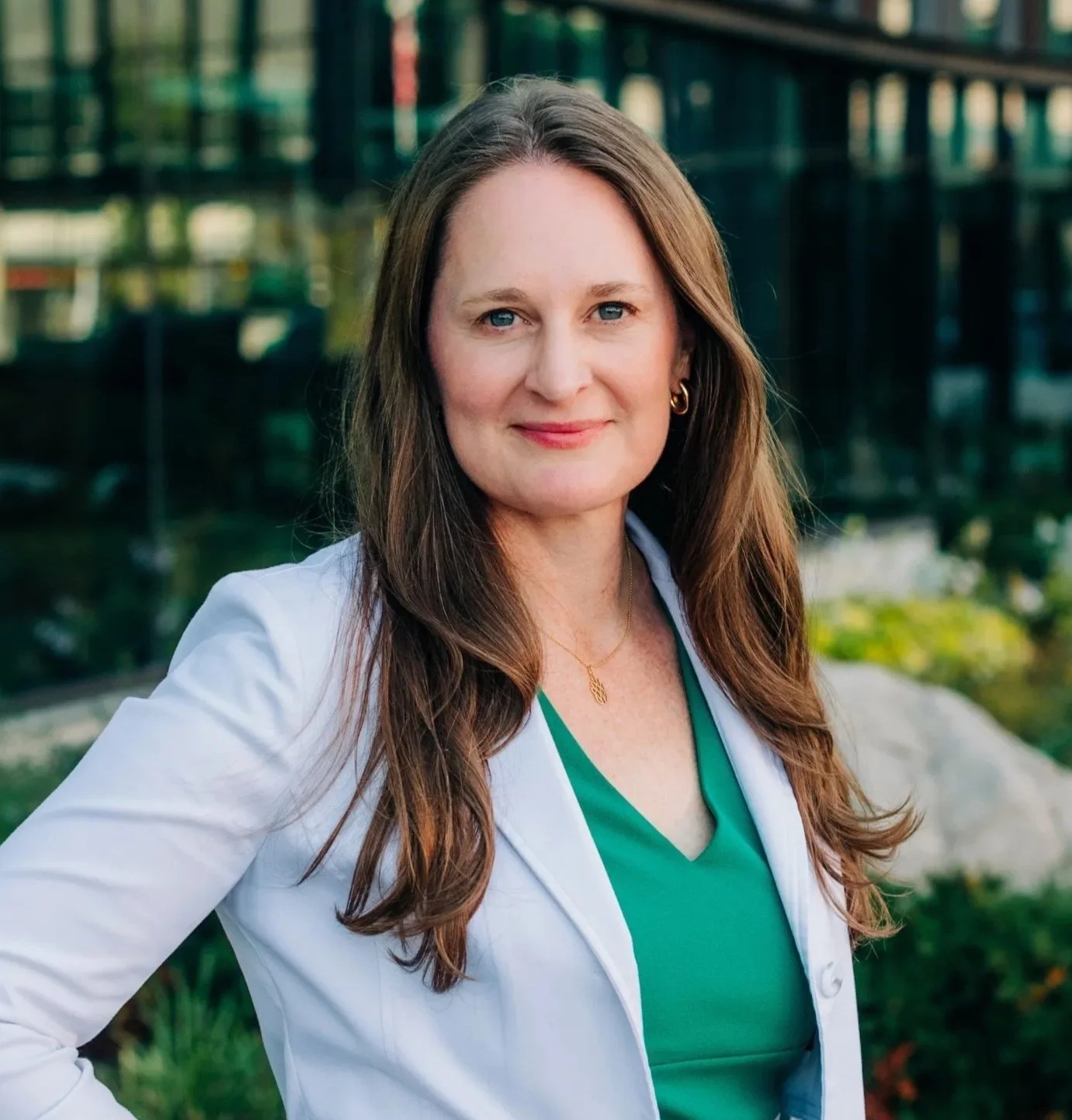 Dr. Lora Shahine headshot