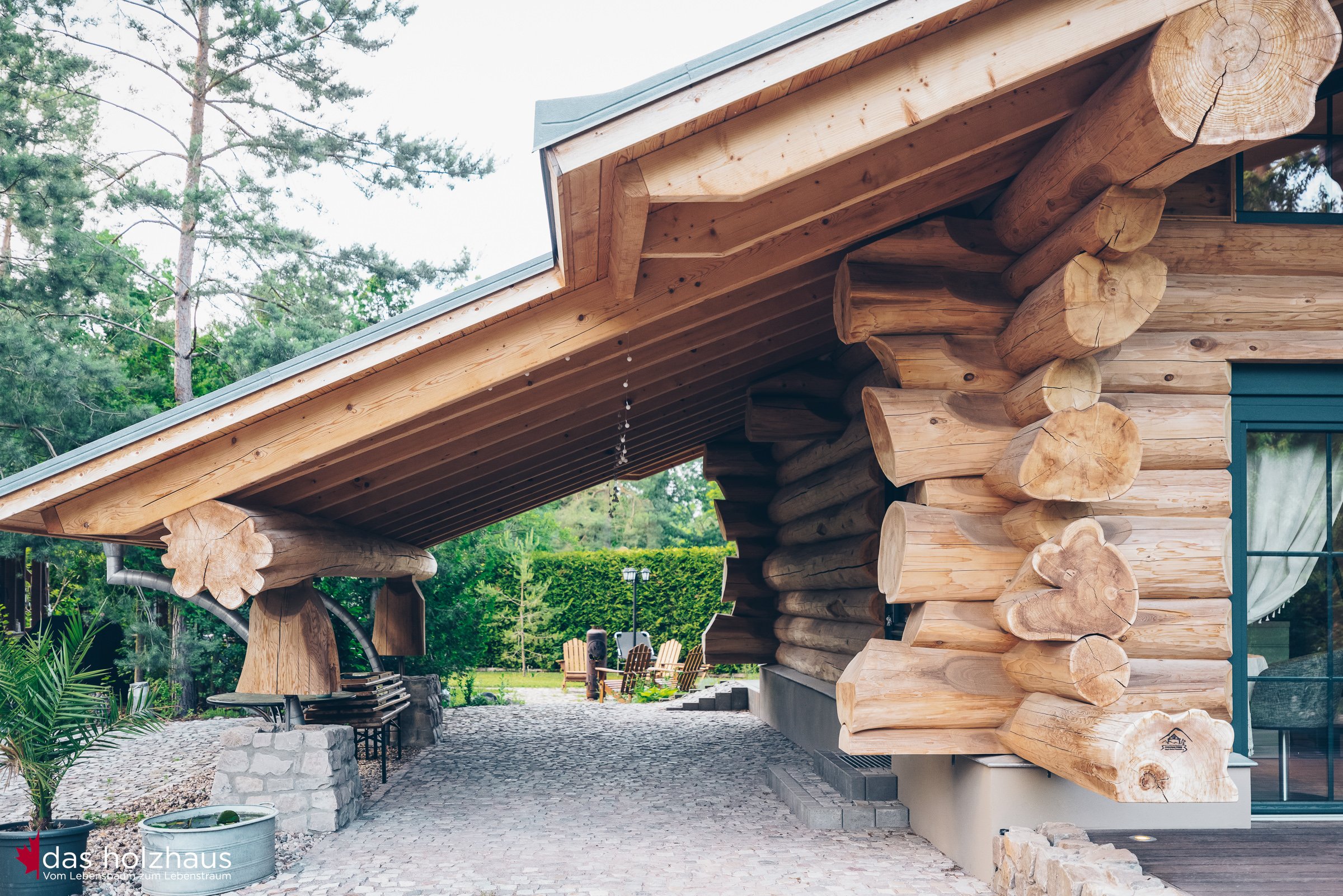 Butt Flare log Home and Carport