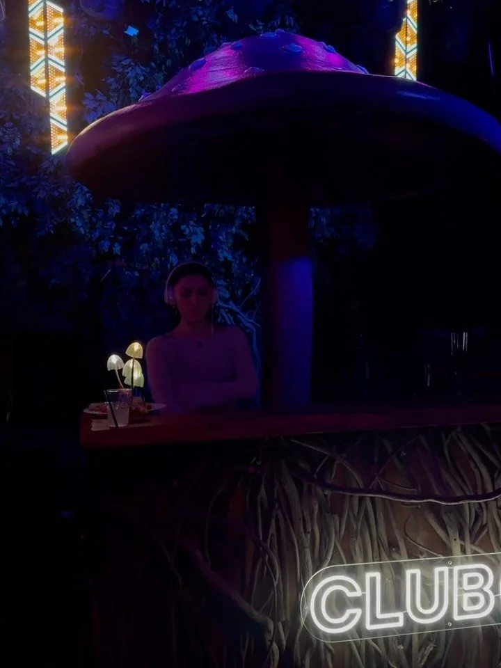 🚨New Venue Alert🚨

We are excited to throw our first Matinee at a new venue - @eden.newyork! 

This neon garden in Manhattan is an immersive event space that&rsquo;s perfect for our 30+ guests looking for a proper night club experience. From the ba