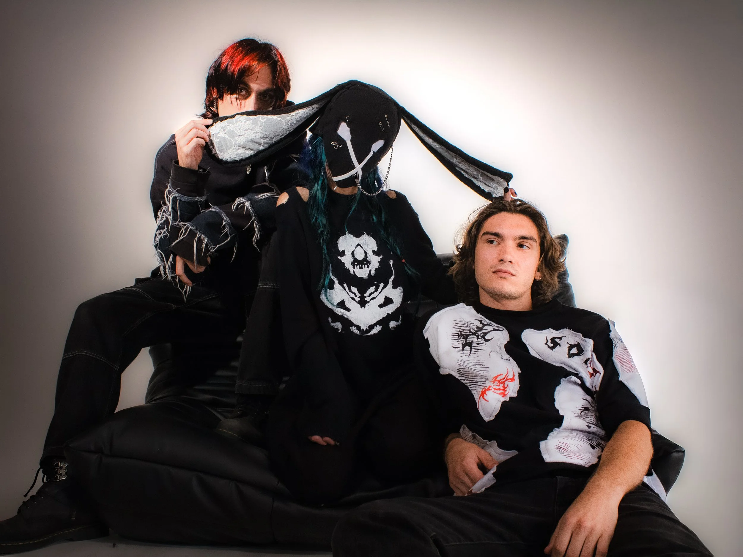 Couch 3 ppl (mask).jpg
