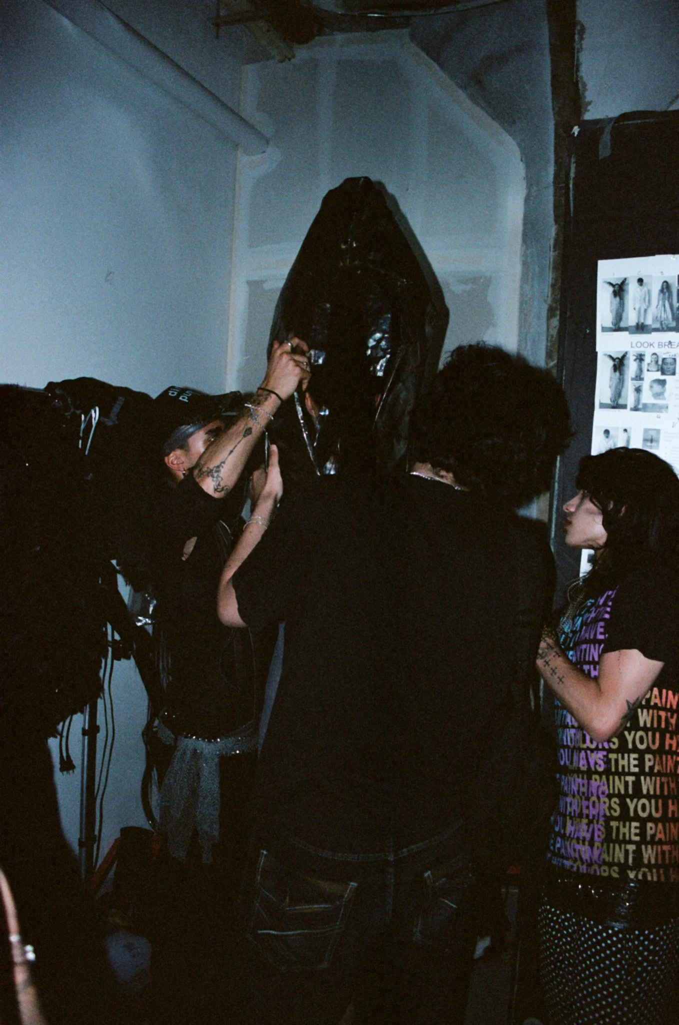TheUnscene_AIR_IN_SIN_Film-14.jpg