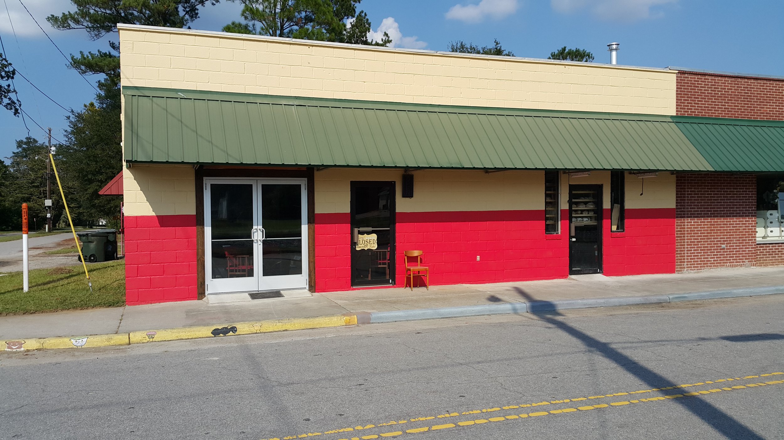 776 N Railroad Ave, Brunson, SC
Opportunity to own and operate a fine Italian & Cheese food service business with an established clientele list in the heart of downtown Brunson, SC.