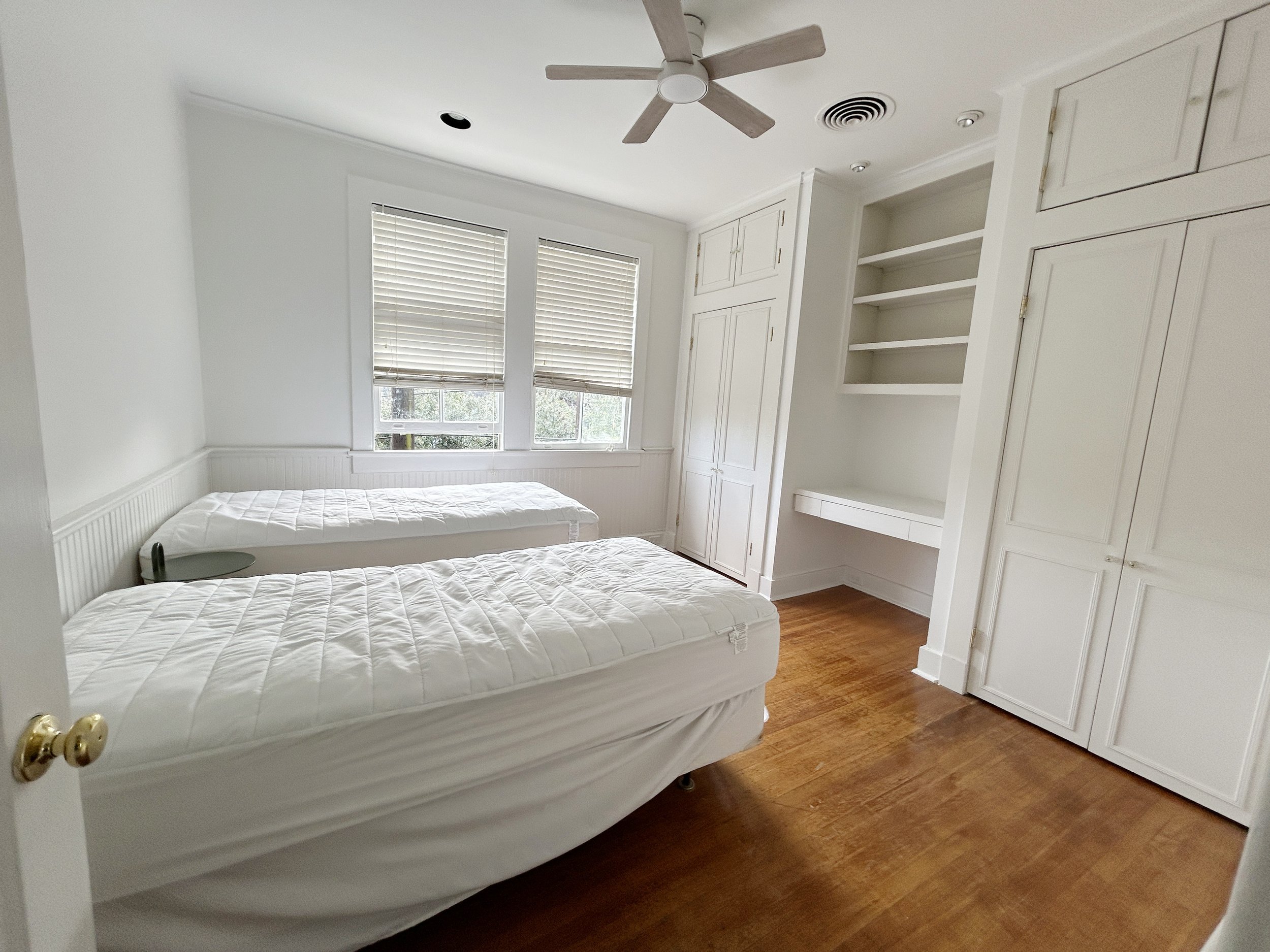 3rd bedroom w/2 twin beds