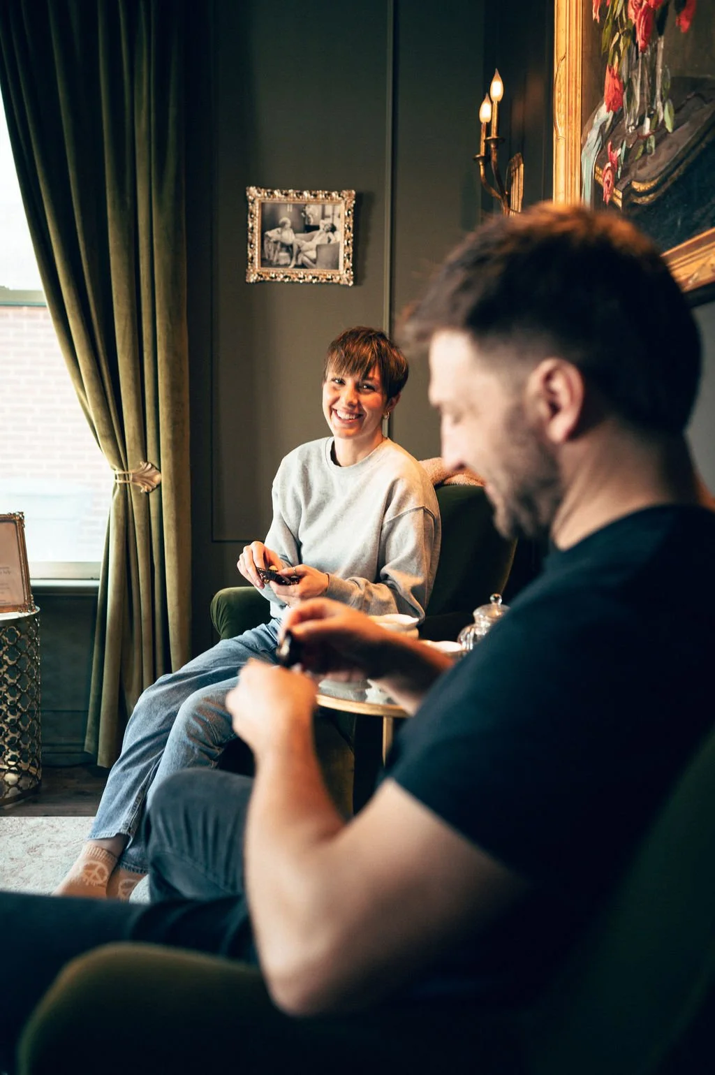 Couples enjoying a customized couples massage at Kalm Sanctuary in Salt Lake City, with two licensed therapists providing personalized relaxation massage