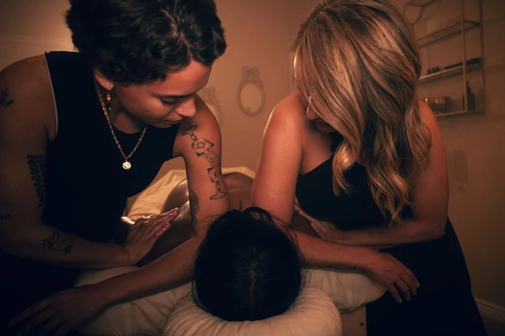 Full-body four hands massage experience in Salt Lake City combining deep tissue and Swedish techniques for enhanced relaxation and muscle recovery.