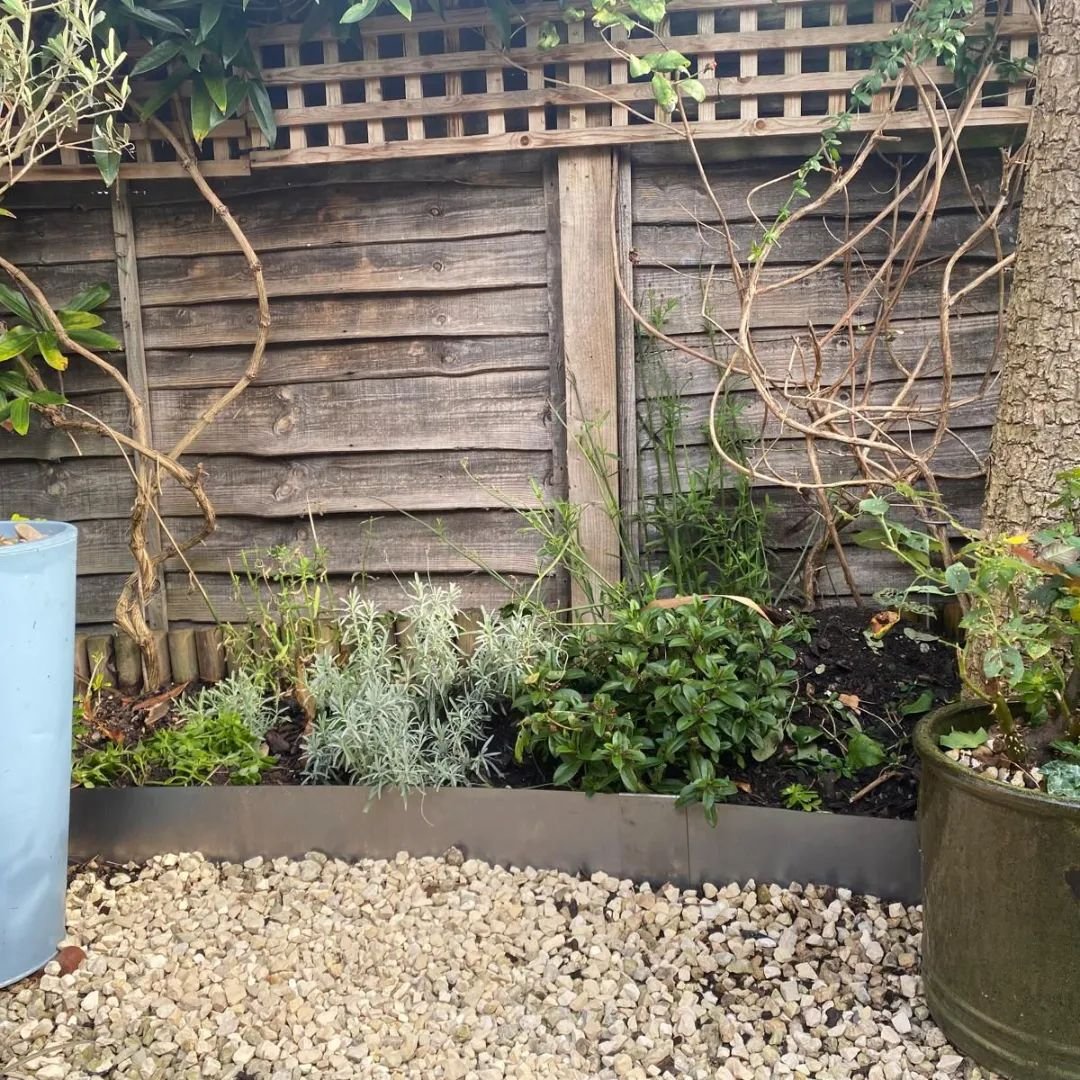 Another happy customer

Customers message - Good morning, 

Edging is in place.  We&rsquo;re happy with the product and very easy installation process