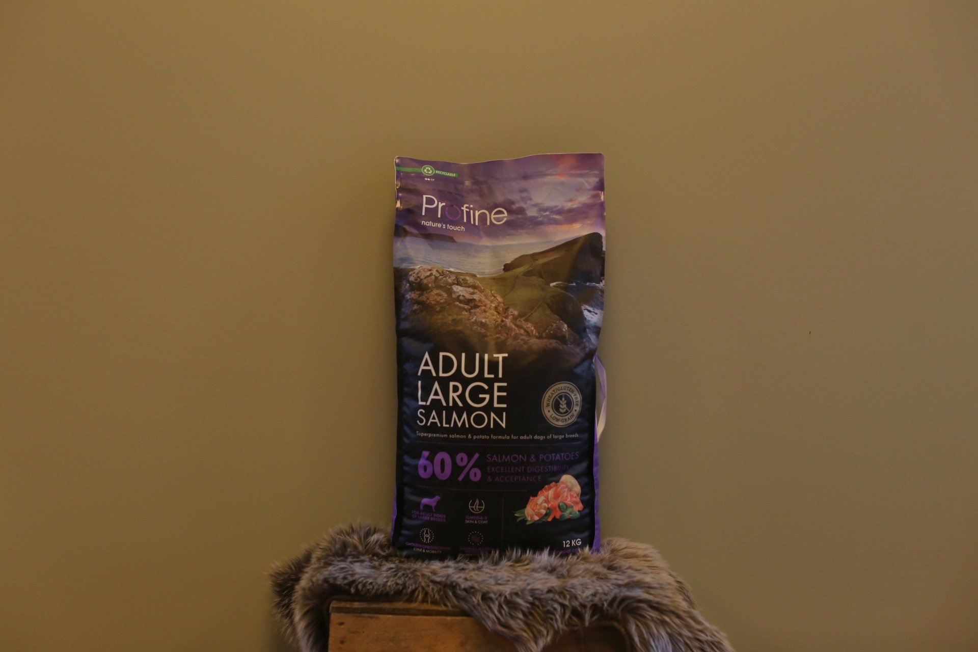 Profine Adult Large Salmon 12kg