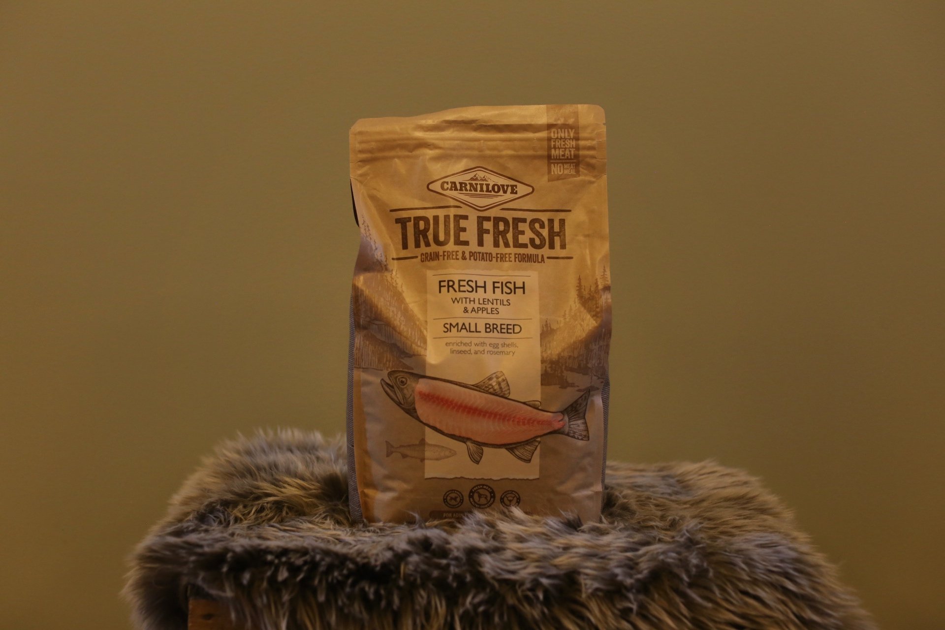 Carnilove TRUE FRESH Small Breed Fresh Fish with lentils and apples