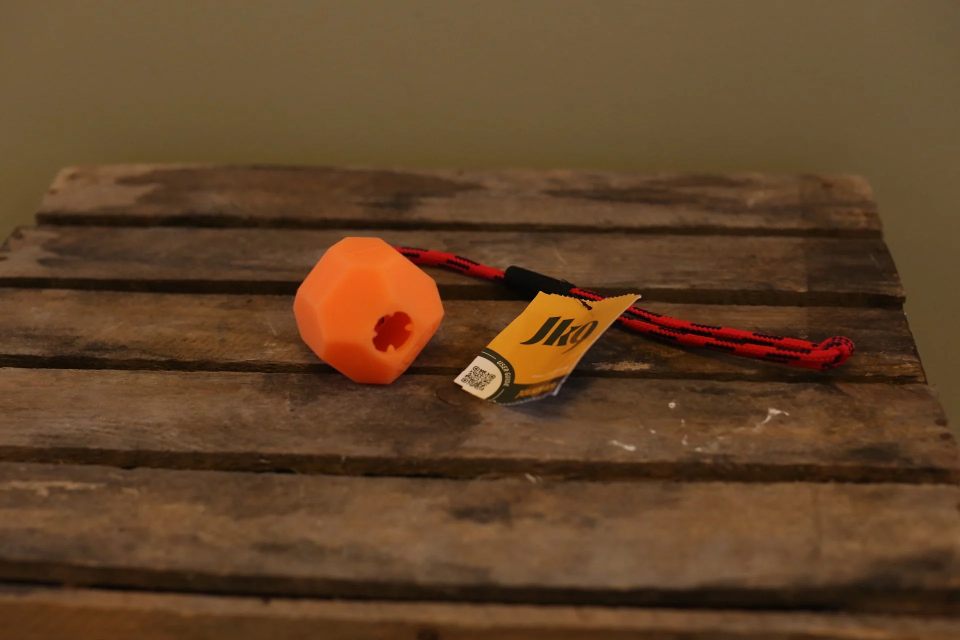 JK9 Silicon boll med snöre