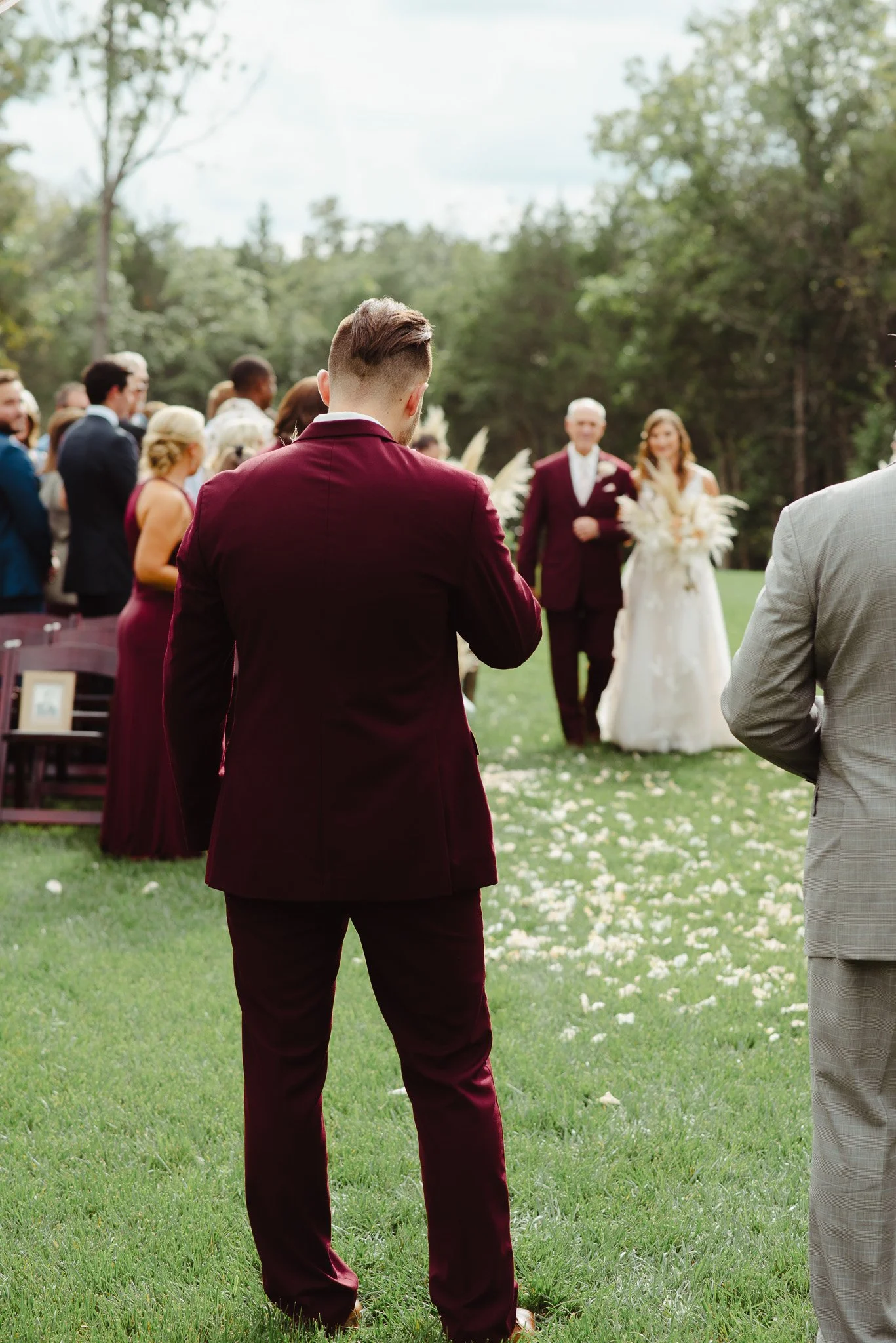 There is just something about the groom tearing up at the first look that gets us every single time. 🥺😪🫶

Edited with our 'Cool &amp; Crisp' profile 

#midwestbride #ohiobrides #kentuckybrides #indianabrides #weddingsonabudget