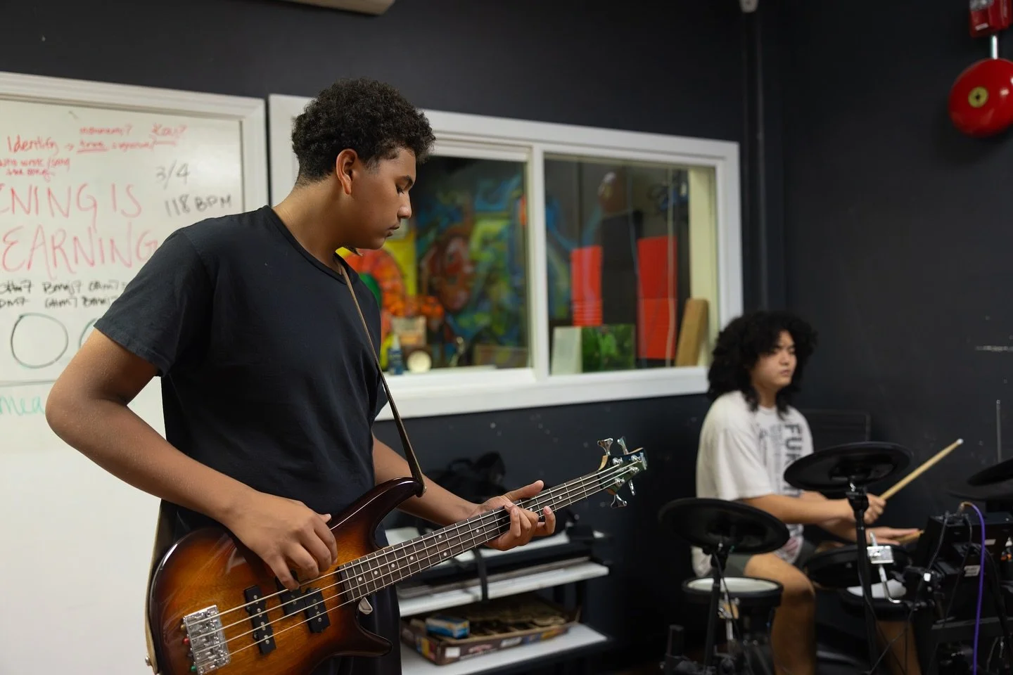 You could feel it in the walls! 🎶🫨 The studio packed with rhythm, melody, and pure energy ✨🎹🥁🎸

#StudioShaka #MusicVibes #IslandSounds #HiloMusic #GoodVibesOnly #MusicLife #CreativeOhana #JamSession #BigIslandVibes #YouthCreativity #AlohaSpirit 