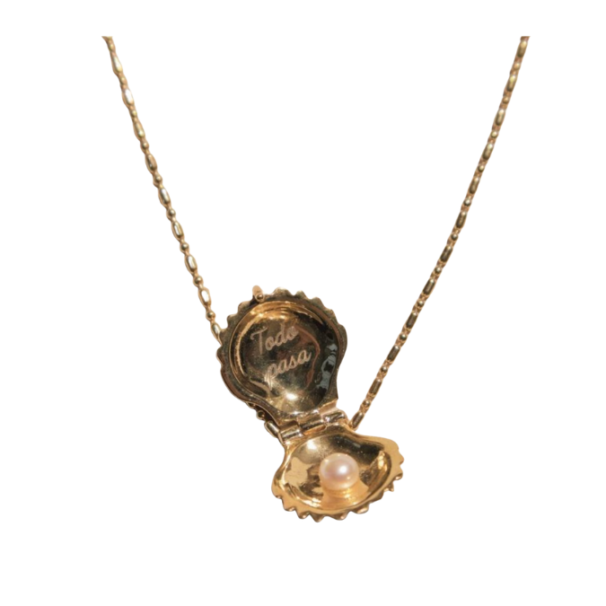 Todo Pasa Shell Necklace