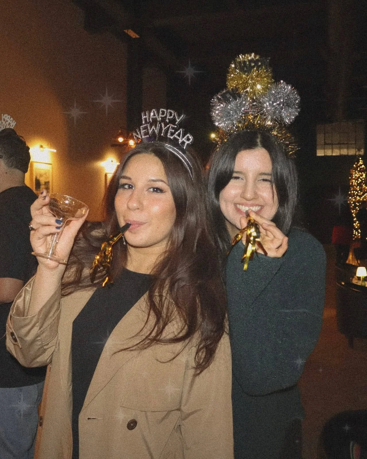 Come ring in the new year with us ✨ Free golf, party hats, noisemakers, and a complimentary champagne at midnight! The NYE fun starts from 8 p.m.&ndash;midnight. 🥂🪩