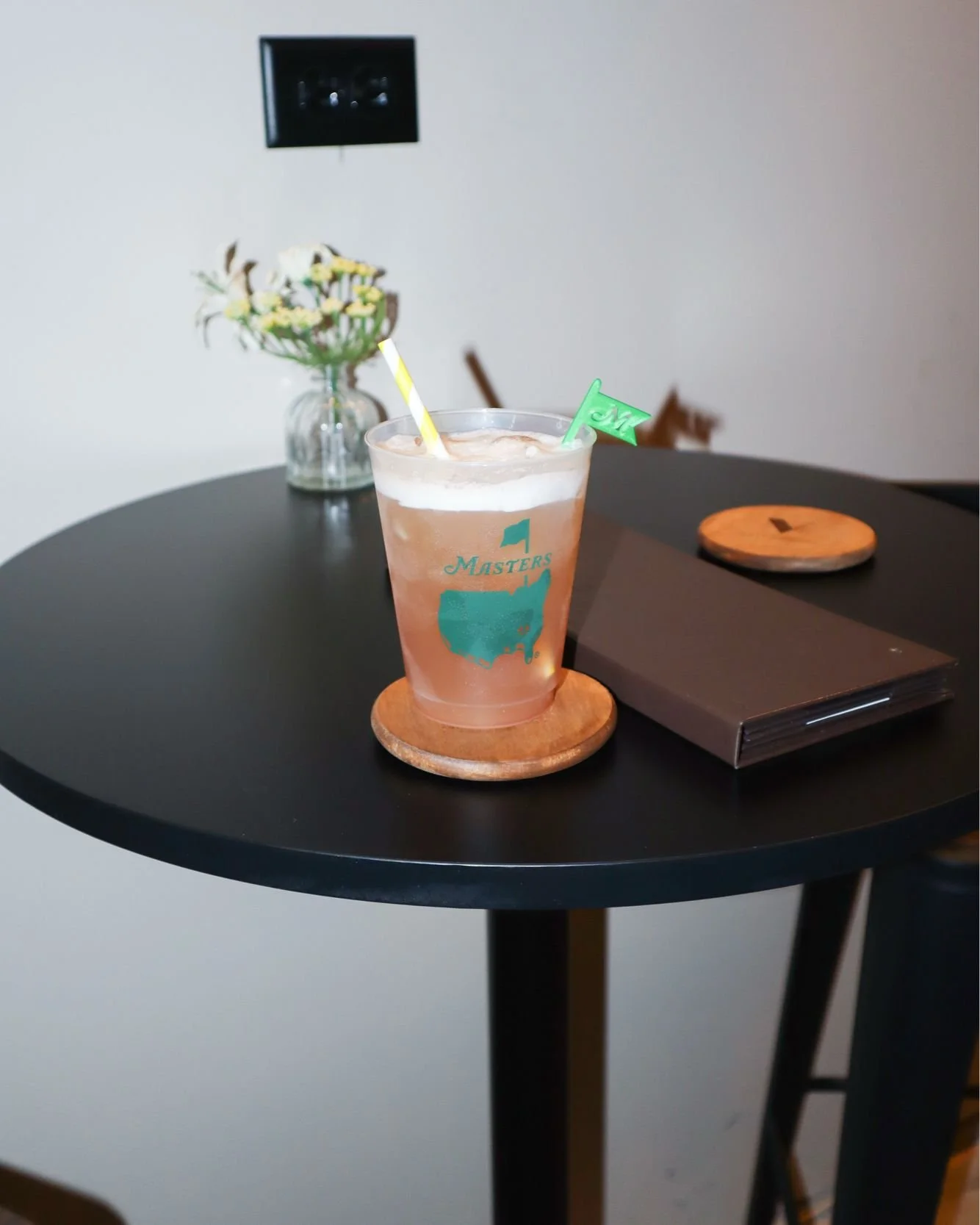 An Azalea in hand, Augusta on the screen, and a seat at the table 🌺⛳️
Join us and turn watching The Masters into an experience.