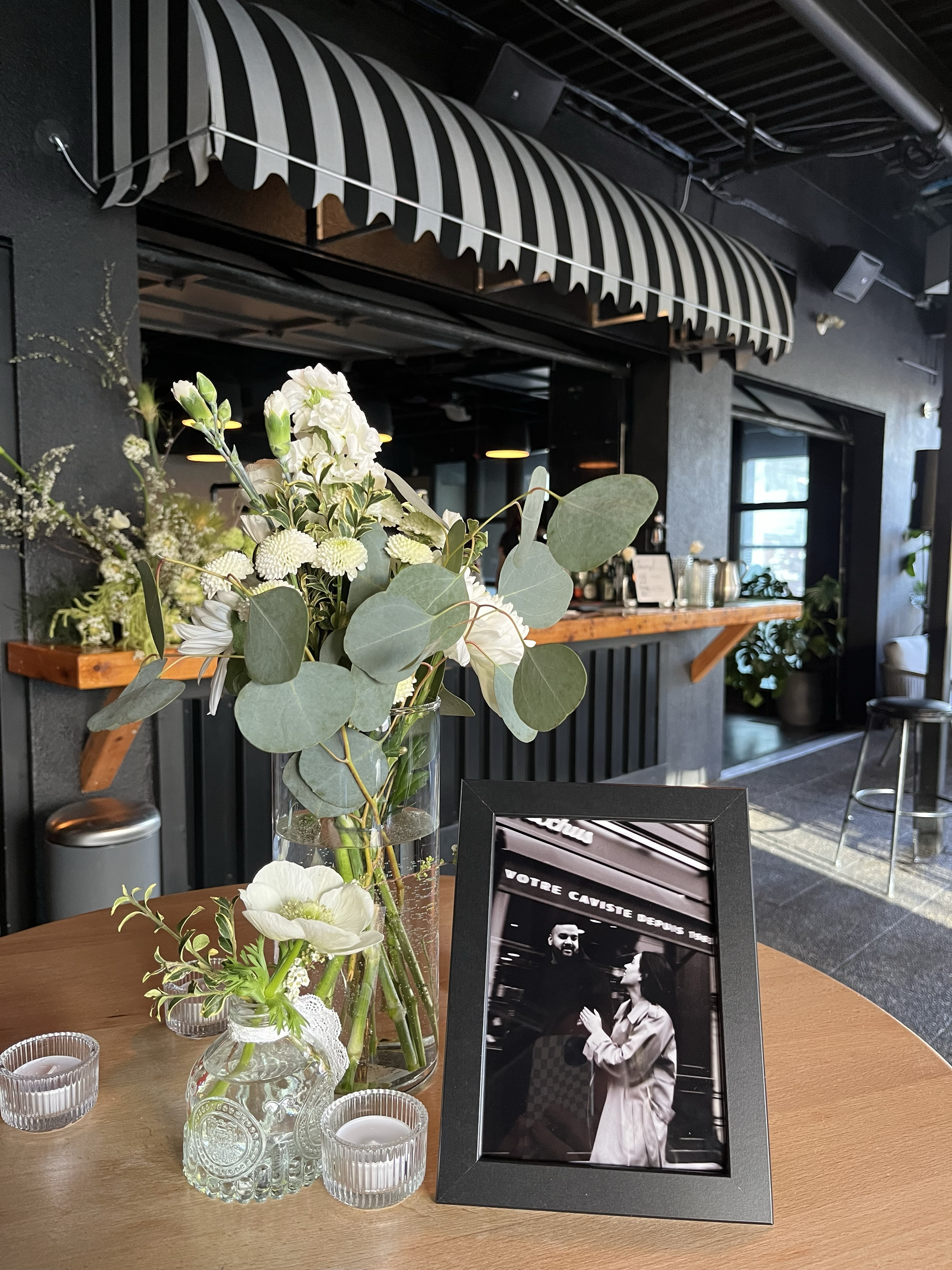 slate event venue decor.PNG