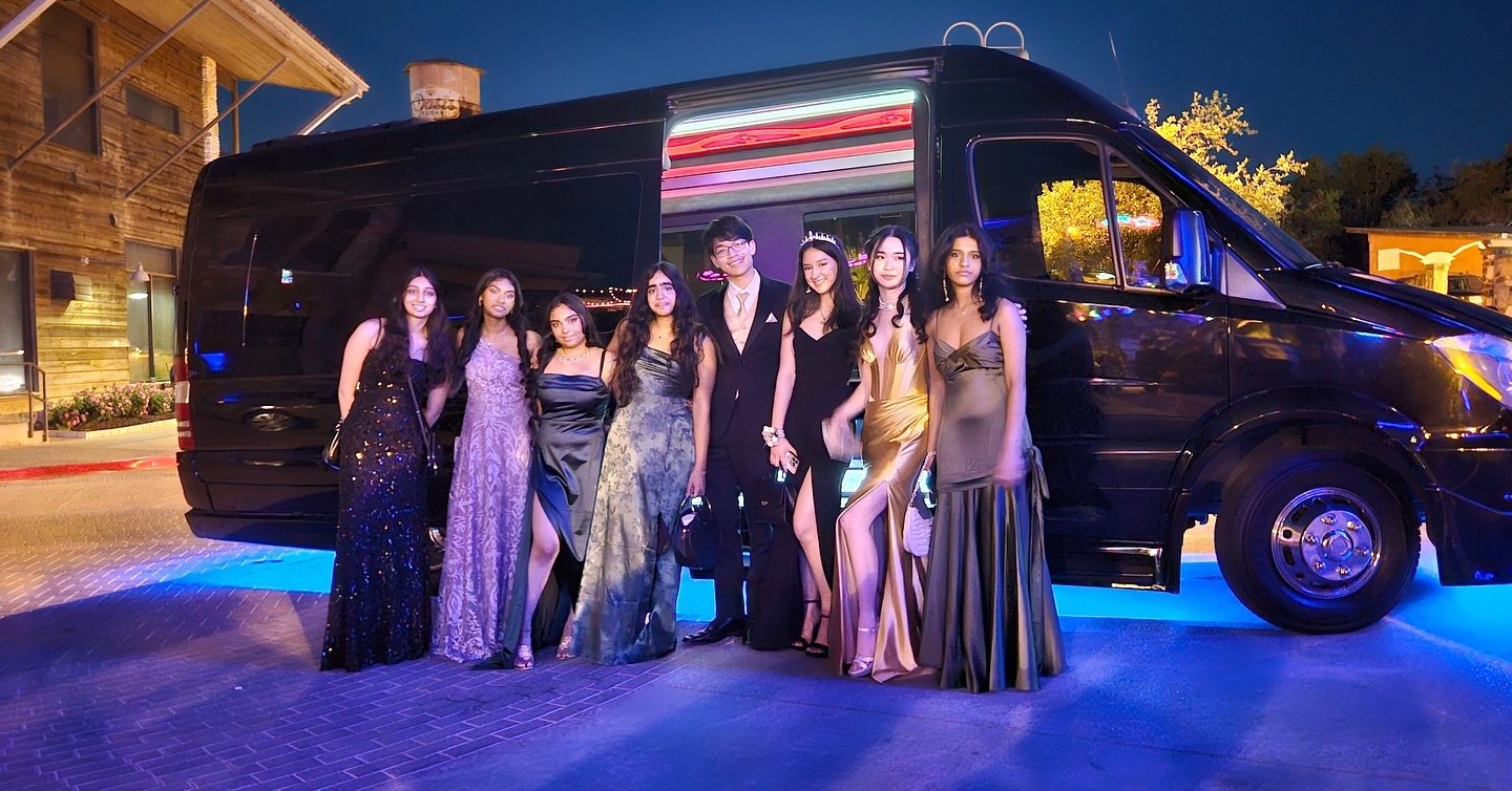 Arrive at your prom in style with Austin Luxury Tours! Our luxurious fleet and professional drivers ensure a memorable and safe transportation experience for you and your friends. Book now to make your prom night unforgettable! 💃🕺