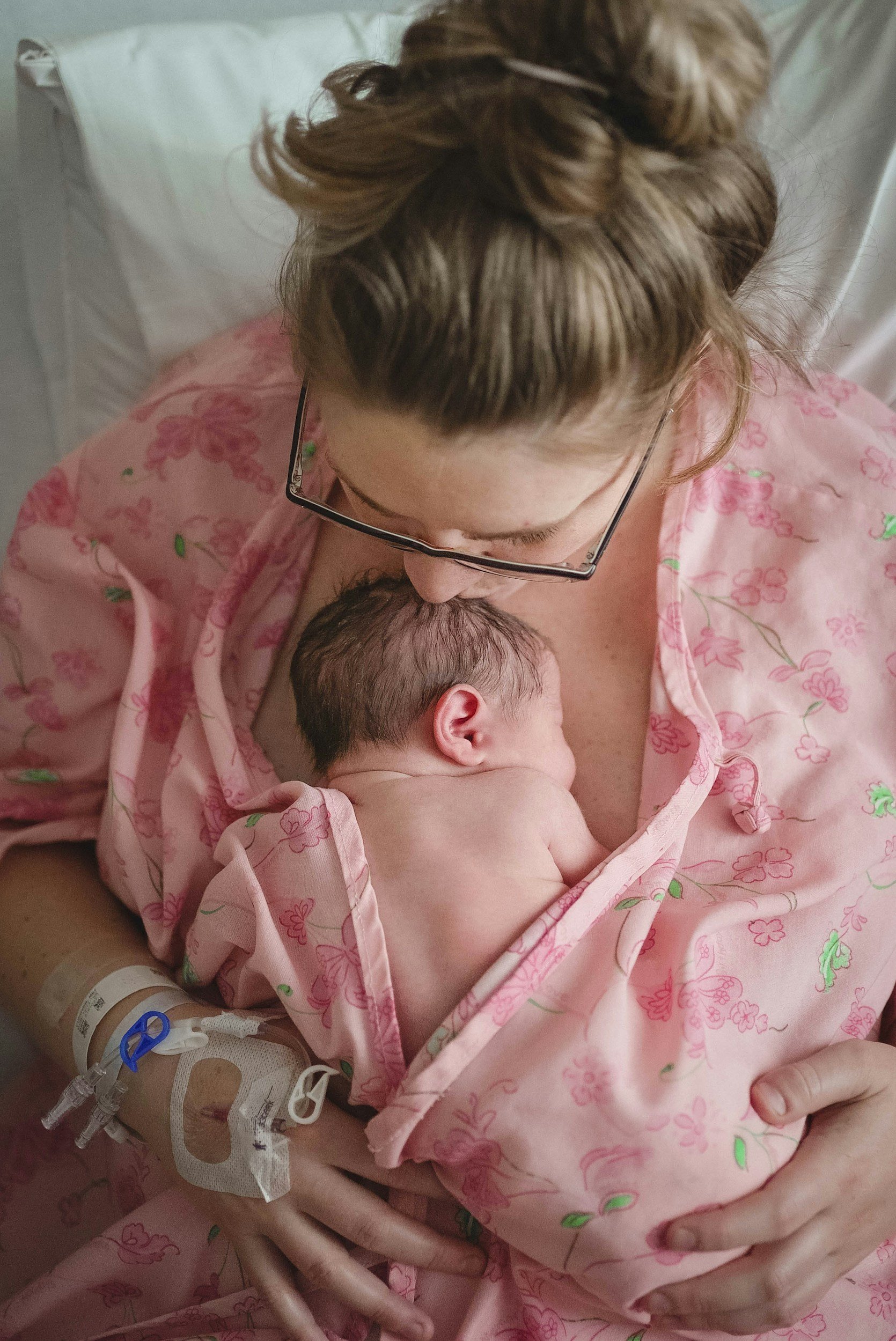 Mother and baby skin-to-skin