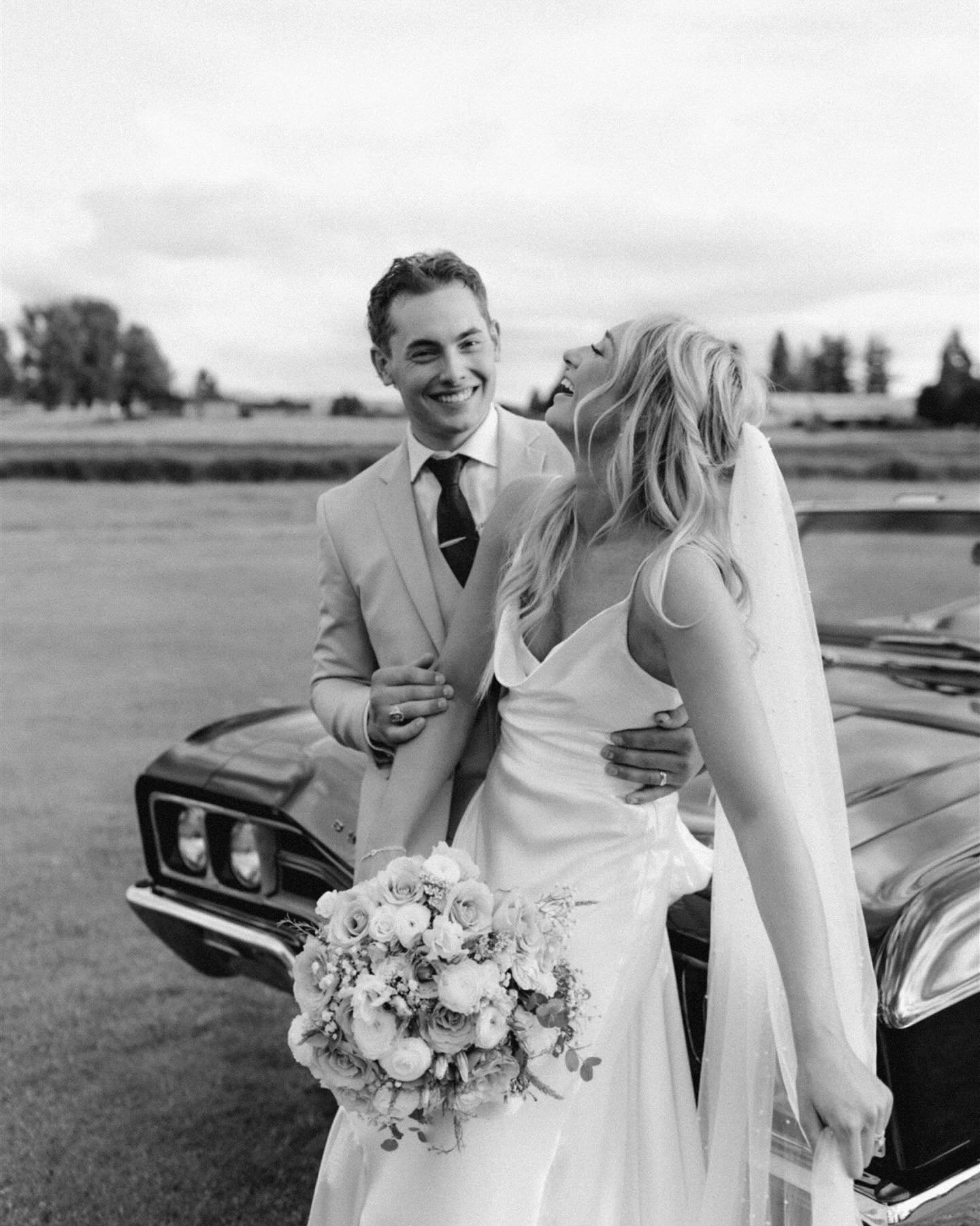B&amp;W details from the Isabell&rsquo;s perfect day 🤍 
&bull;
&bull;
&bull;
#arizonaphotographer #arizona #phoenixphotographer #azphotographer #arizonaphotography #photography #arizonaweddingphotographer #photographer #scottsdalephotographer #gilbe