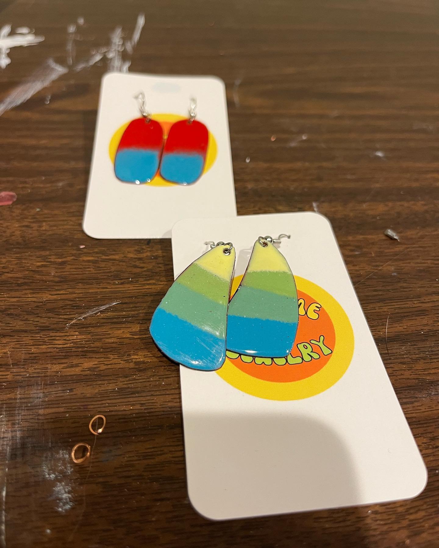 Back with some new shapes, colors and stickers coming soon! 💟

#enamel #enameljewelry #enamalware #handmadejewelry #handmade #art #artistsoninstagram #artist