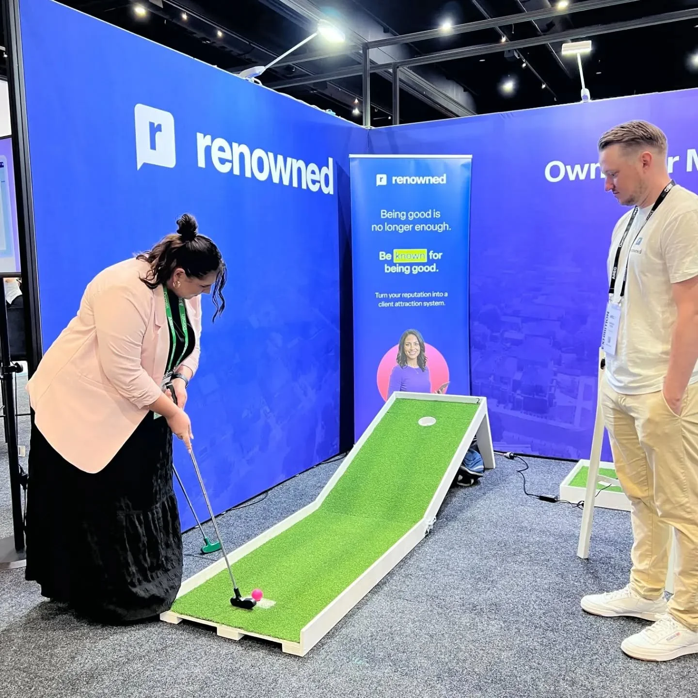 Providing the putts for @renowned_anz at @arecconference on the Gold Coast over the weekend
