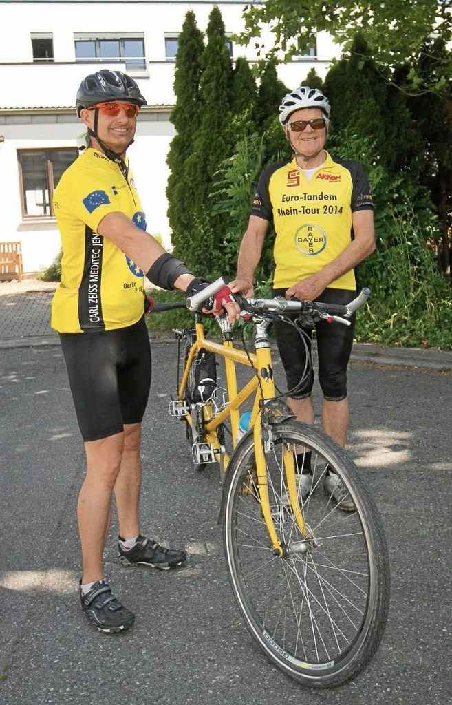 Host tandem.jpg