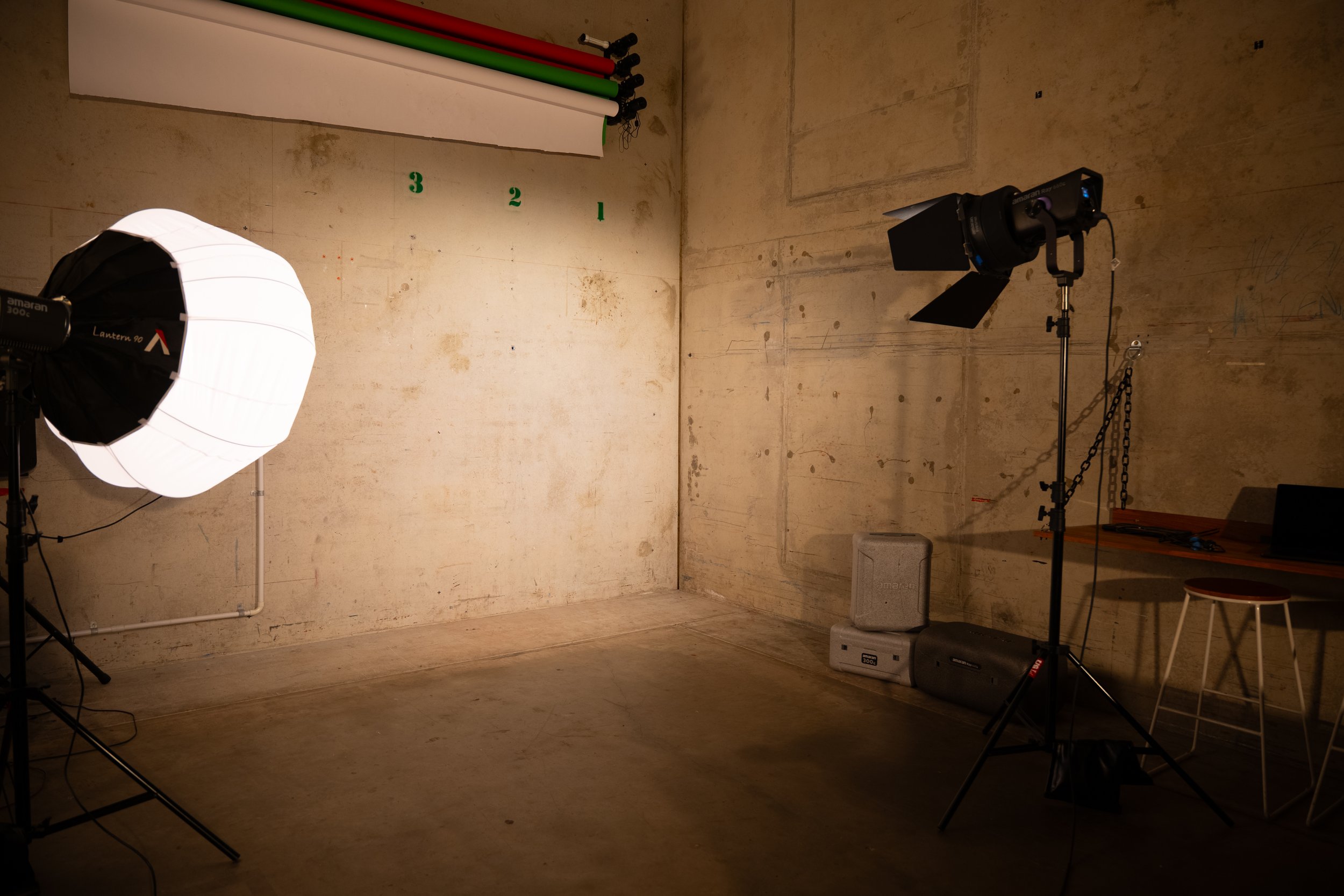 PHOTO STUDIO-1.jpg