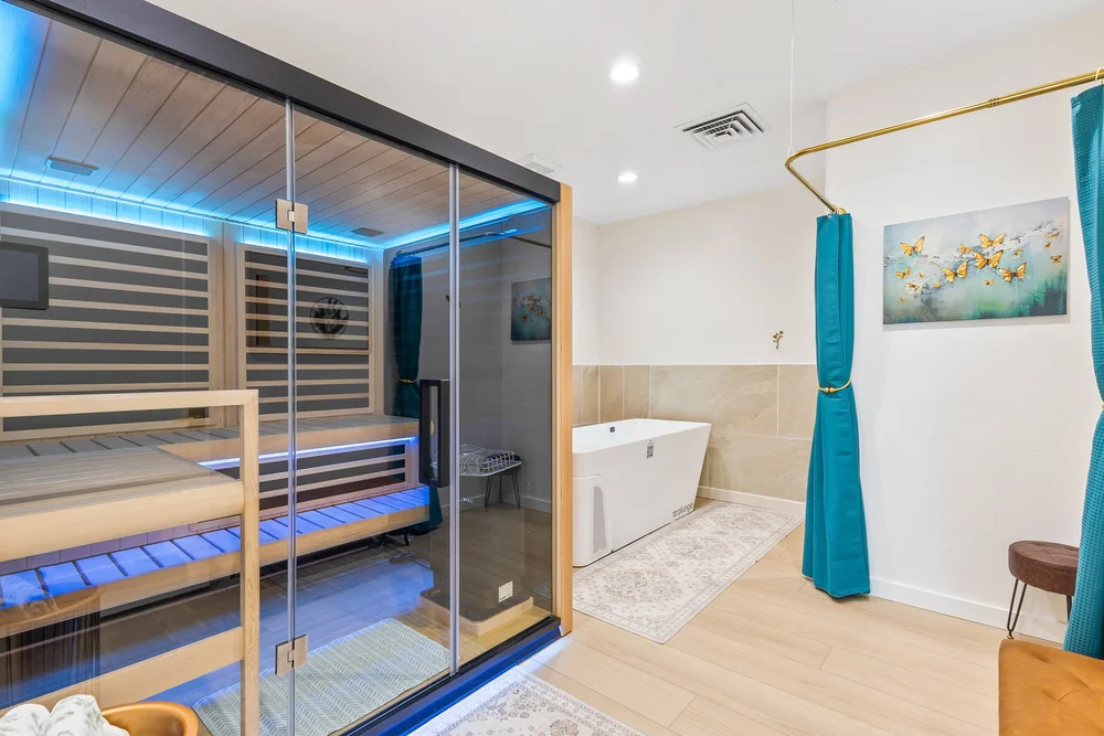 Private sauna and cold plunge suite at Idaho Frontier Wellness
