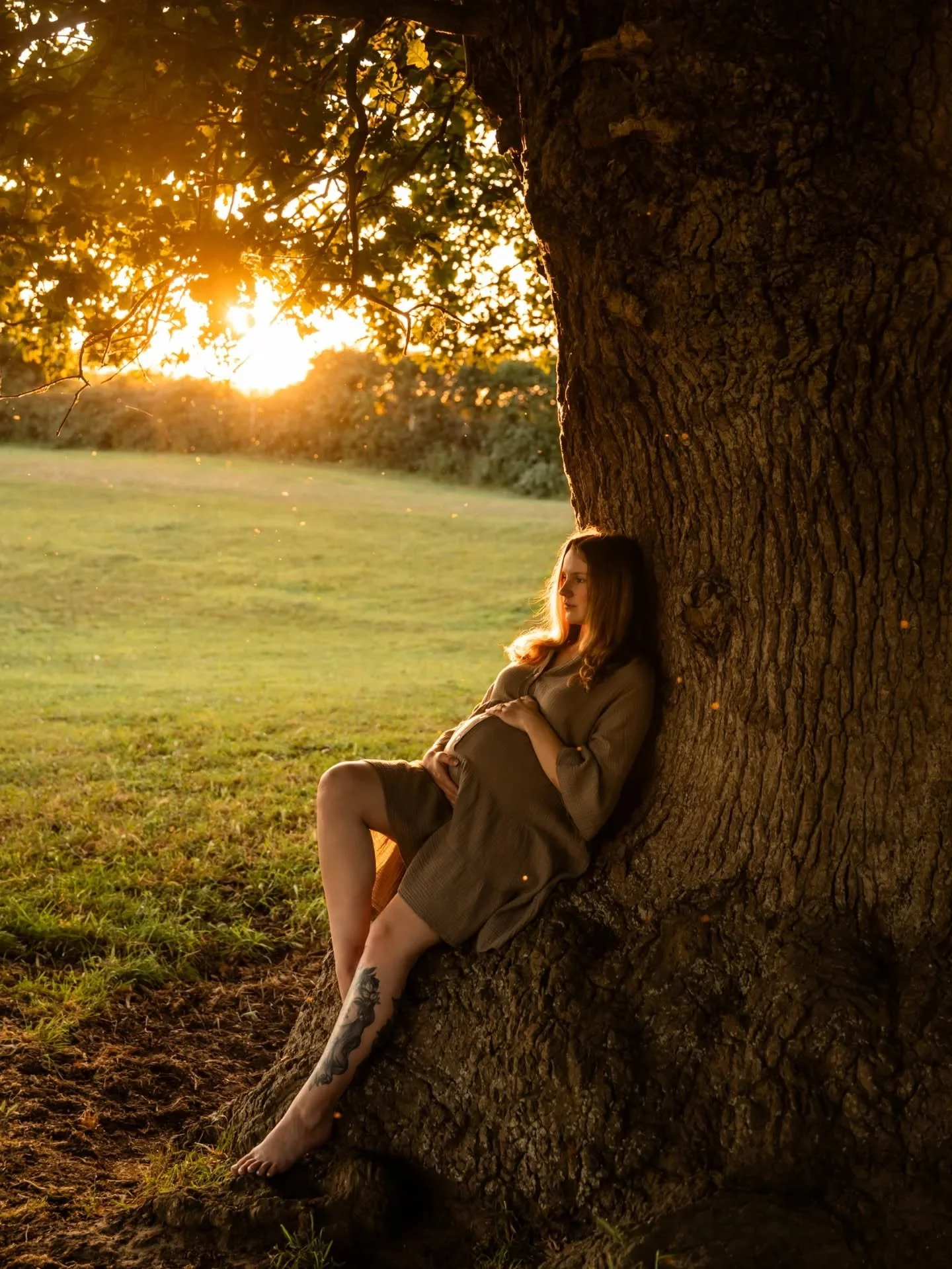Gorgeous Jess in the field at sunset ✨️📷
.
.
Rose Sol Wylder / Family and Maternity Photographer in Norwich and Norfolk UK 
.
.
#babyphotographynorfolk
#babyphotographernorwich #babyphotography #outdoorbabyphotography #outdoornewbornphotography