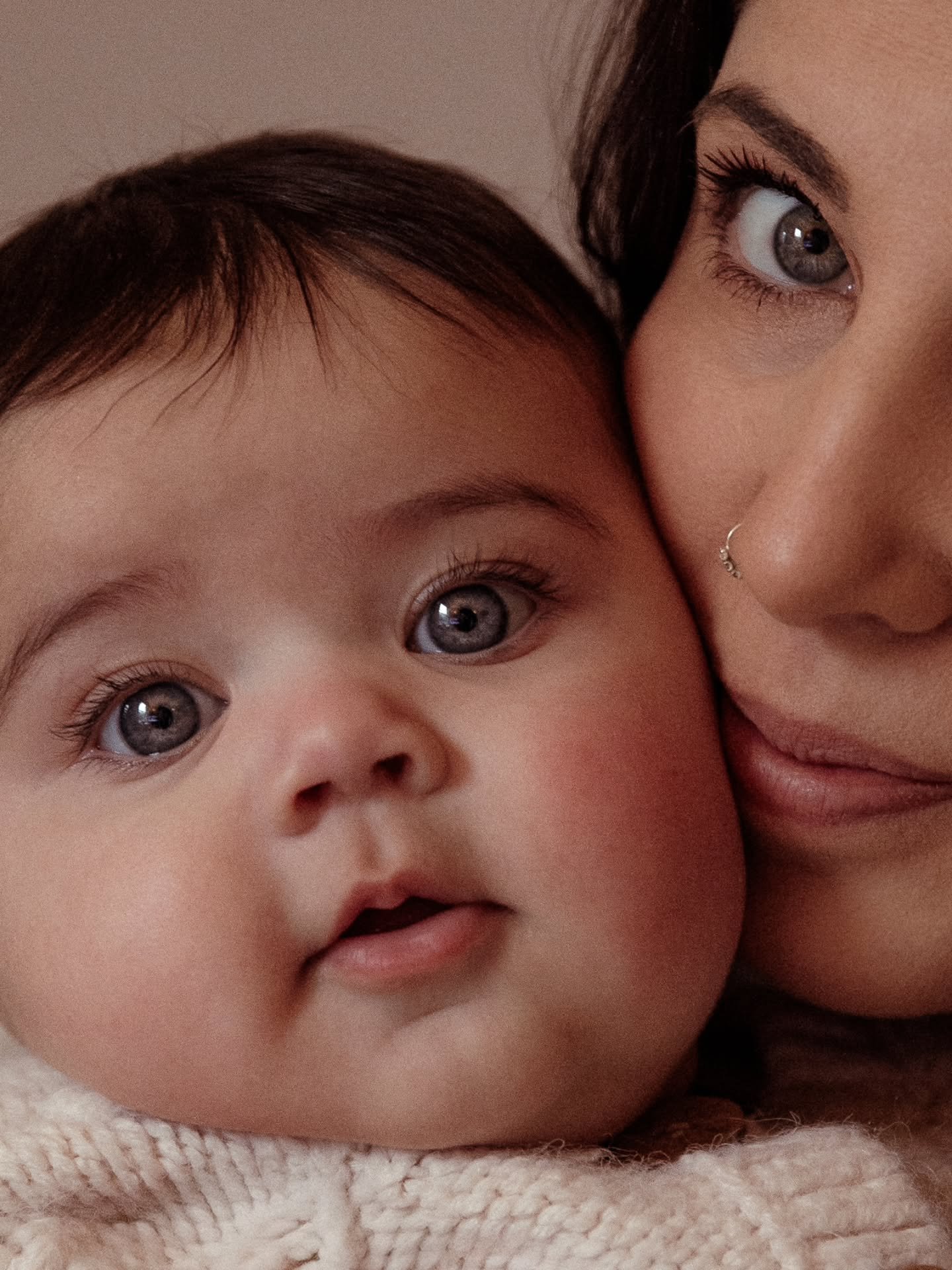 The gorgeous Stacey and baby M in front of my lens. Eyes like I've never seen before and sweetness for days.
.
.
Rose Sol Wylder / Maternity, Family and Newborn photographer in Norwich and Norfolk UK 
.
.
#babyphotographernorwich #babyphotographernor