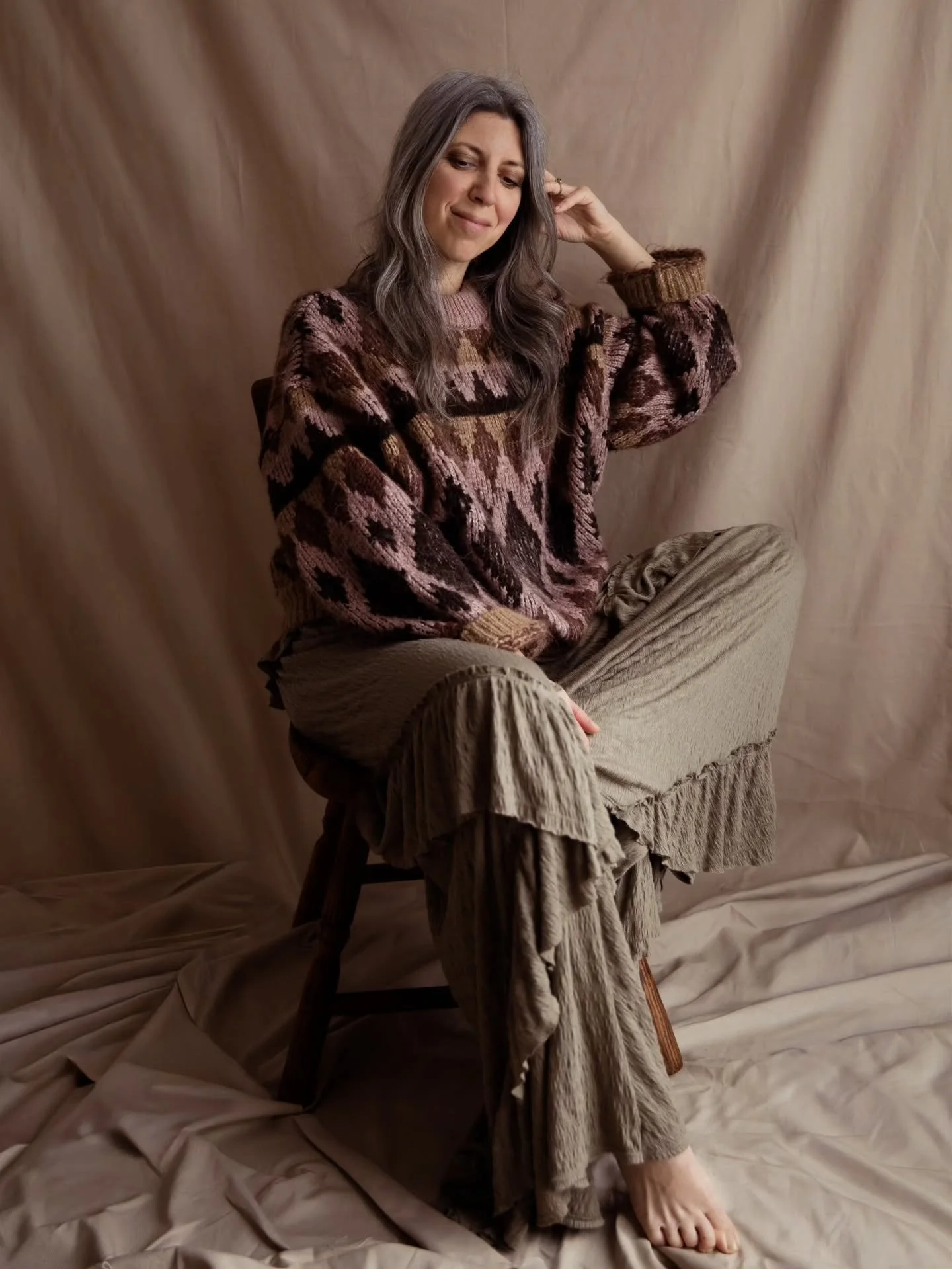 Hi!
I'm Rose Sol 🌹🌞
I've been a professional photographer for 17 years, and before starting this business I had a fulfilling career in Fashion Photography under a different artist name.
I love writing, witty romance novels, most music genres, playi