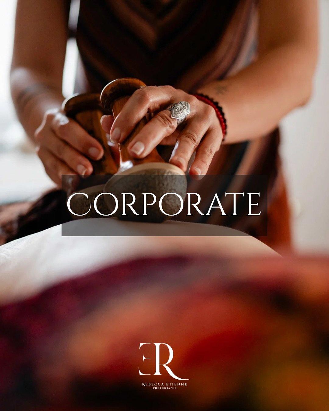 &bull; CORPORATE &bull;

Derri&egrave;re chaque visage, il y a une histoire.
Pas seulement un m&eacute;tier, mais une vision. Une mani&egrave;re d&rsquo;&ecirc;tre, de penser, d&rsquo;incarner son r&ocirc;le avec justesse.

Ma d&eacute;marche en phot