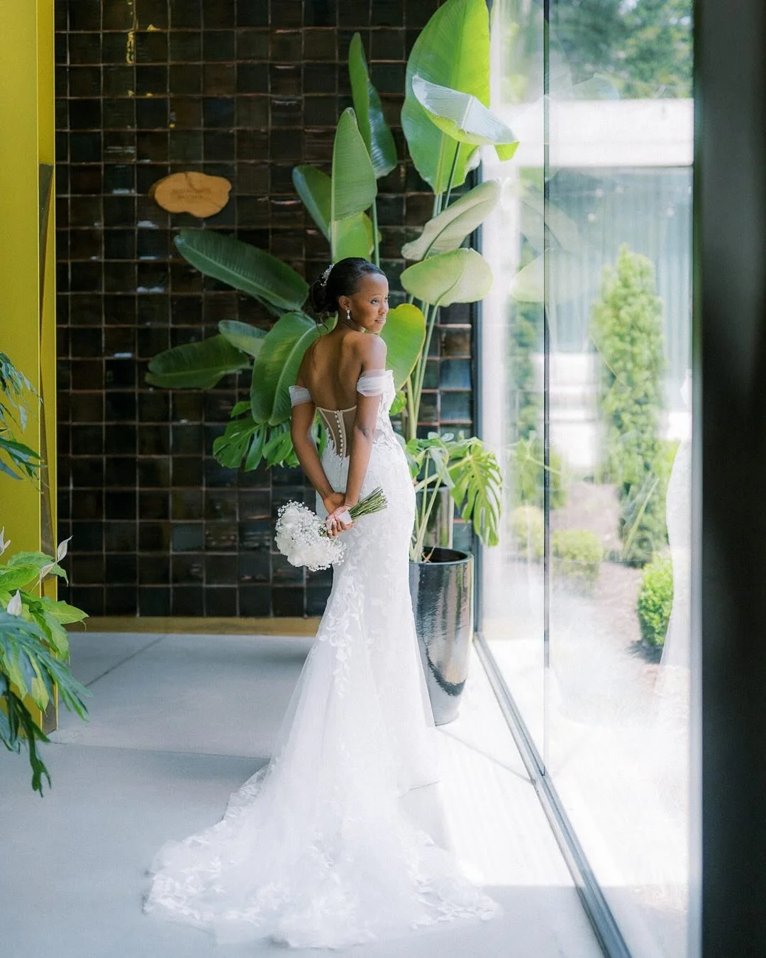Rosy &amp; Yves &mdash; The Calm Before the Celebration.

Their destination wedding in Portugal began with quiet moments, deep emotions, and anticipation.
 From the elegant getting ready scenes to an unforgettable first look, Rosy and Yves shared a c